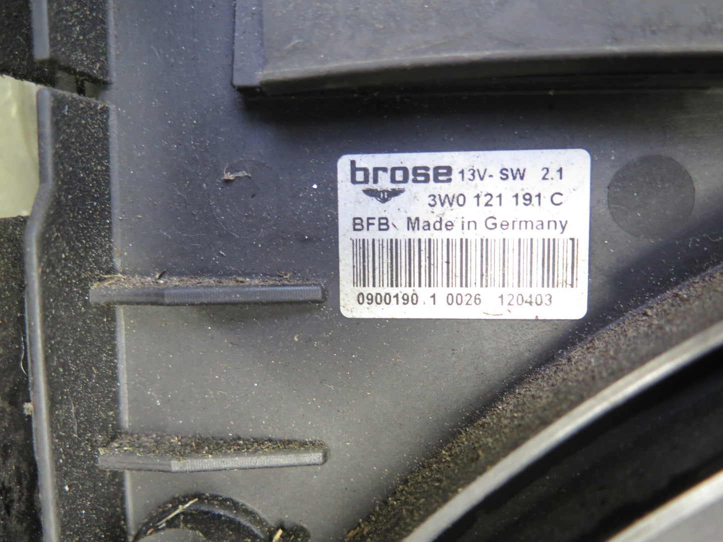 2006-2010 Bentley Flying Spur Engine Radiator Cooling Dual Fan Shroud