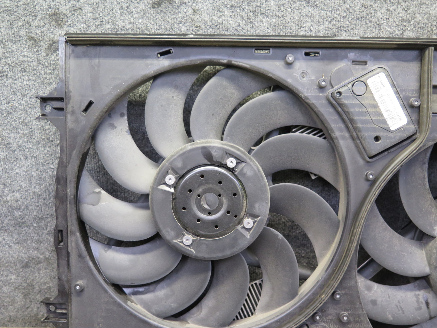 2006-2010 Bentley Flying Spur Engine Radiator Cooling Dual Fan Shroud