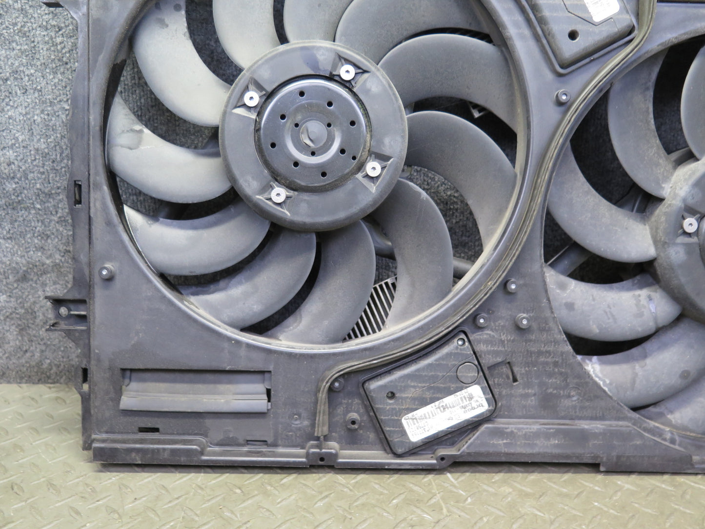 2006-2010 Bentley Flying Spur Engine Radiator Cooling Dual Fan Shroud