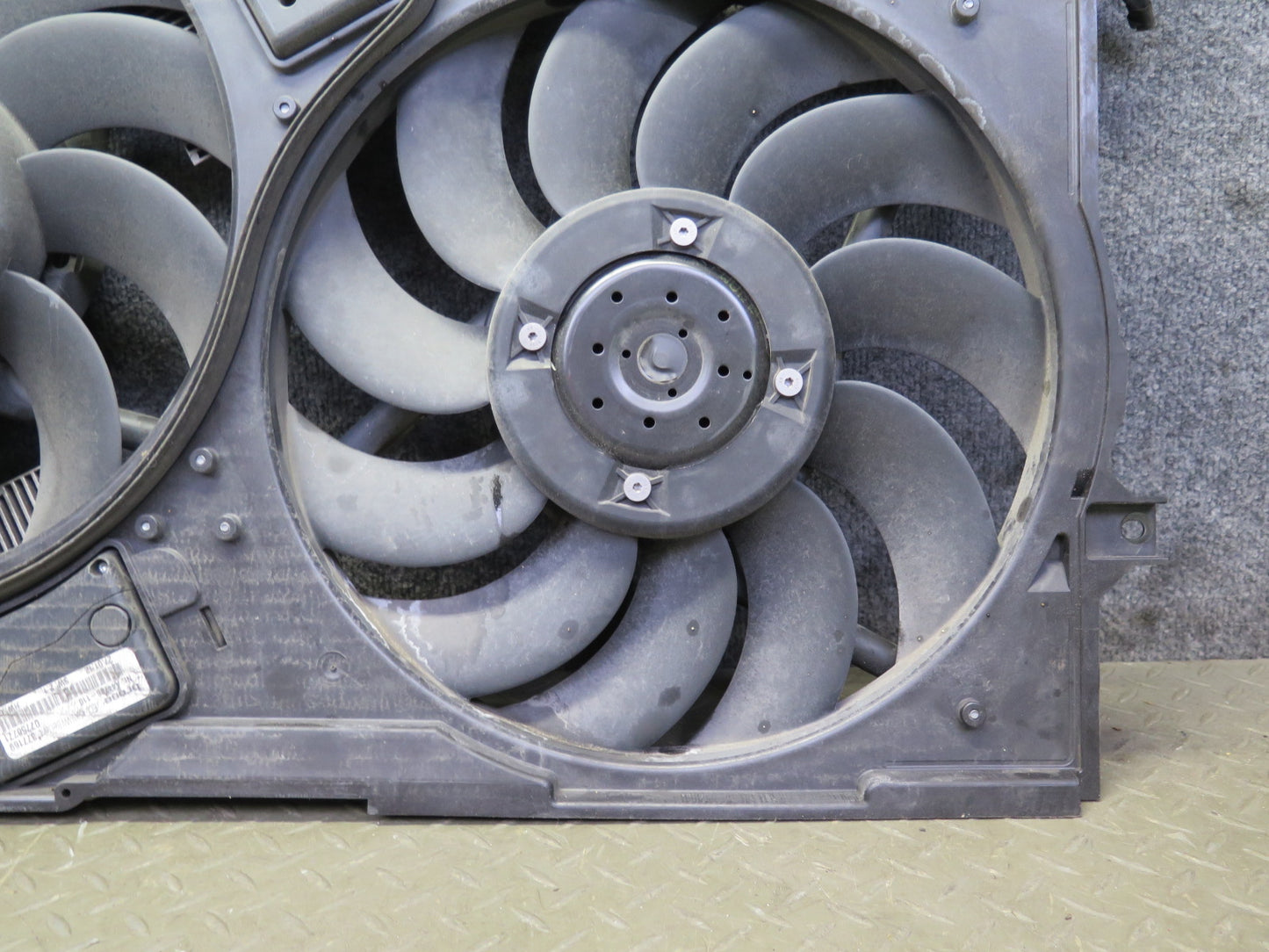 2006-2010 Bentley Flying Spur Engine Radiator Cooling Dual Fan Shroud