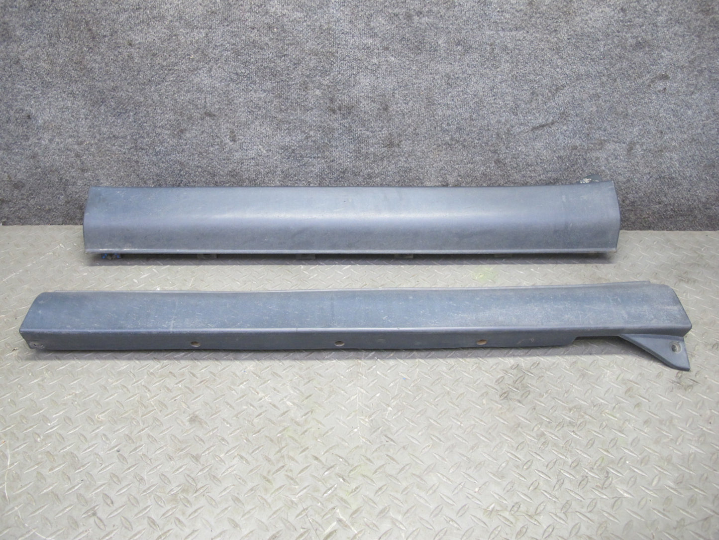 99-01 Isuzu Vehicross Set of 2 Left & Right Side Skirt Rocker Panel Molding OEM
