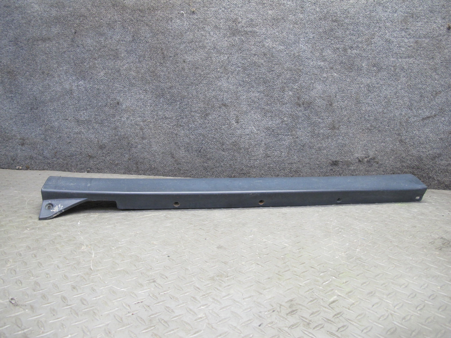 99-01 Isuzu Vehicross Set of 2 Left & Right Side Skirt Rocker Panel Molding OEM
