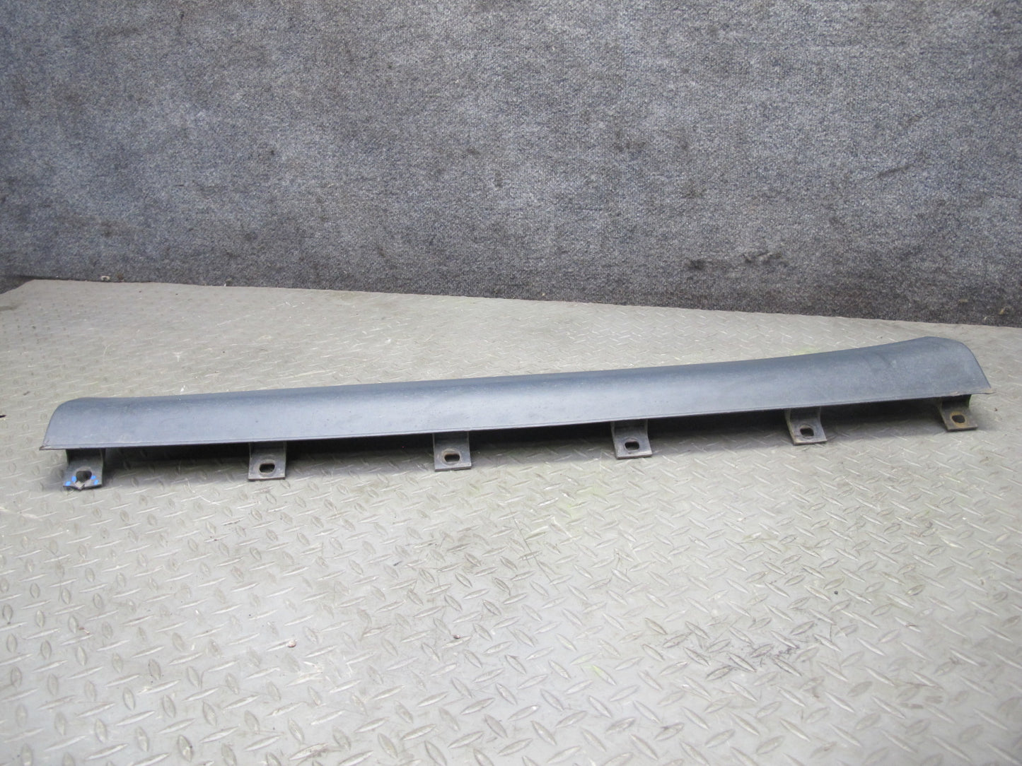 99-01 Isuzu Vehicross Set of 2 Left & Right Side Skirt Rocker Panel Molding OEM