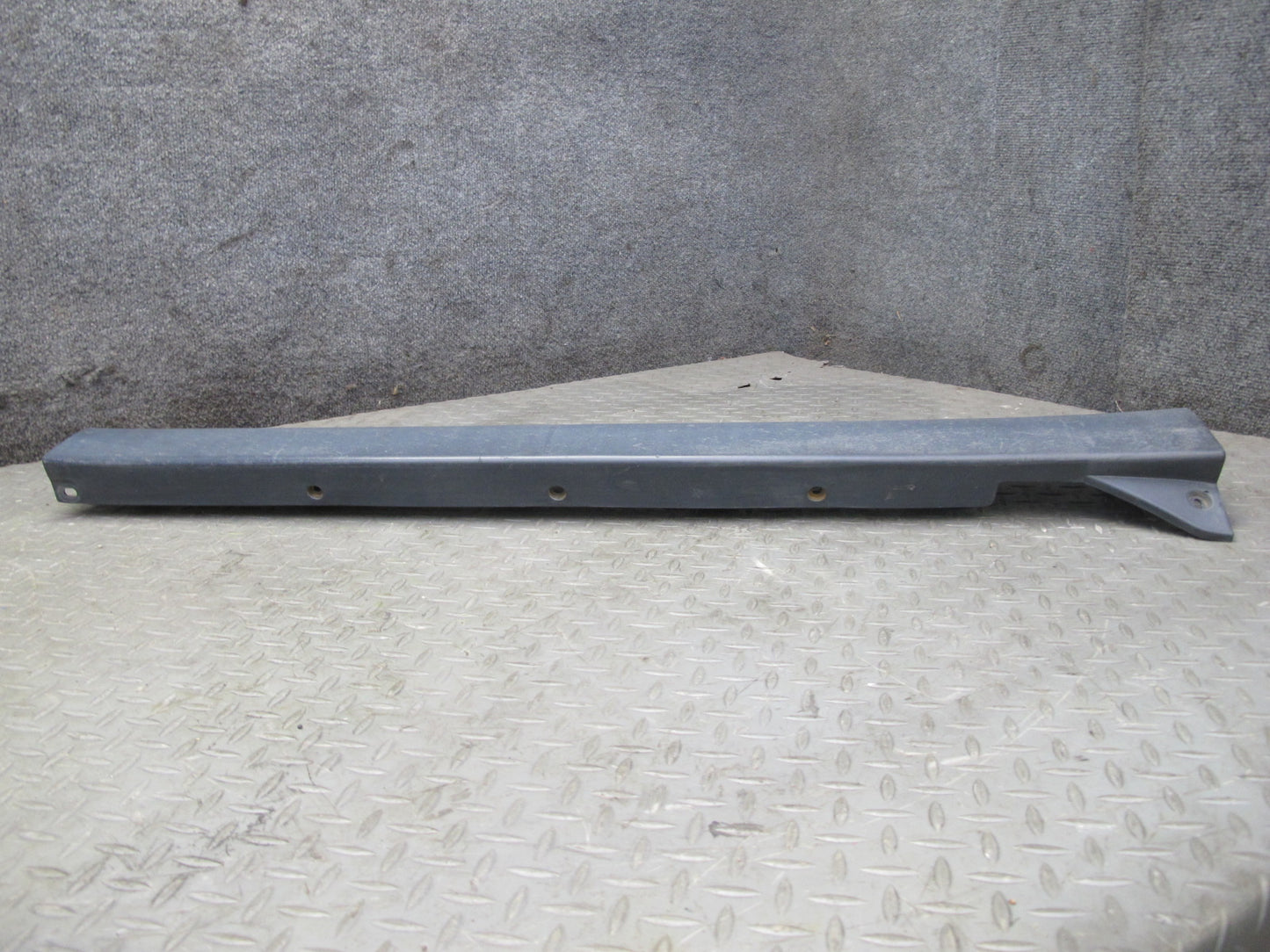 99-01 Isuzu Vehicross Set of 2 Left & Right Side Skirt Rocker Panel Molding OEM