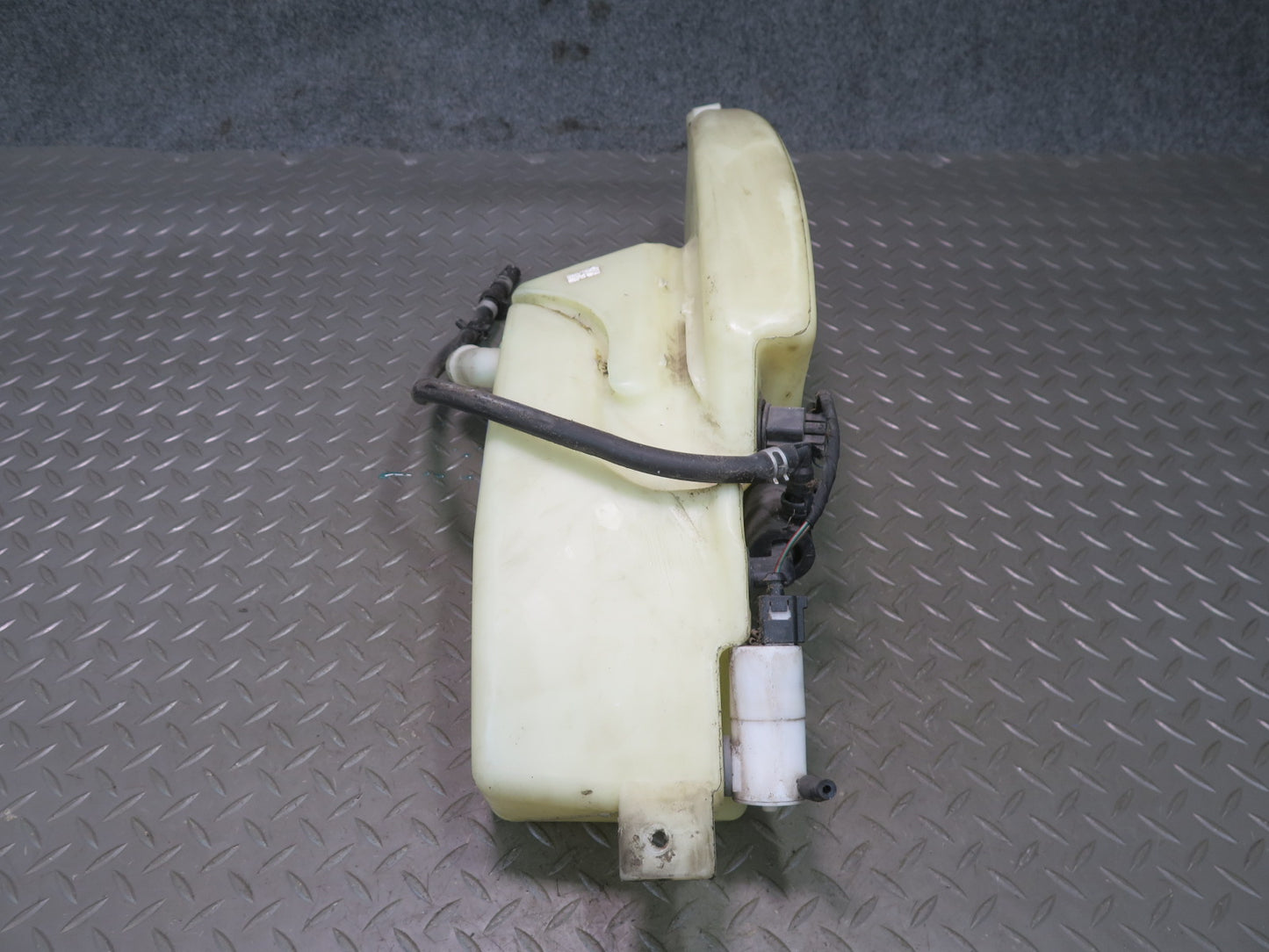 06-12 Bentley Continental Flying Spur Windshield Water Tank Reservoir Assembly