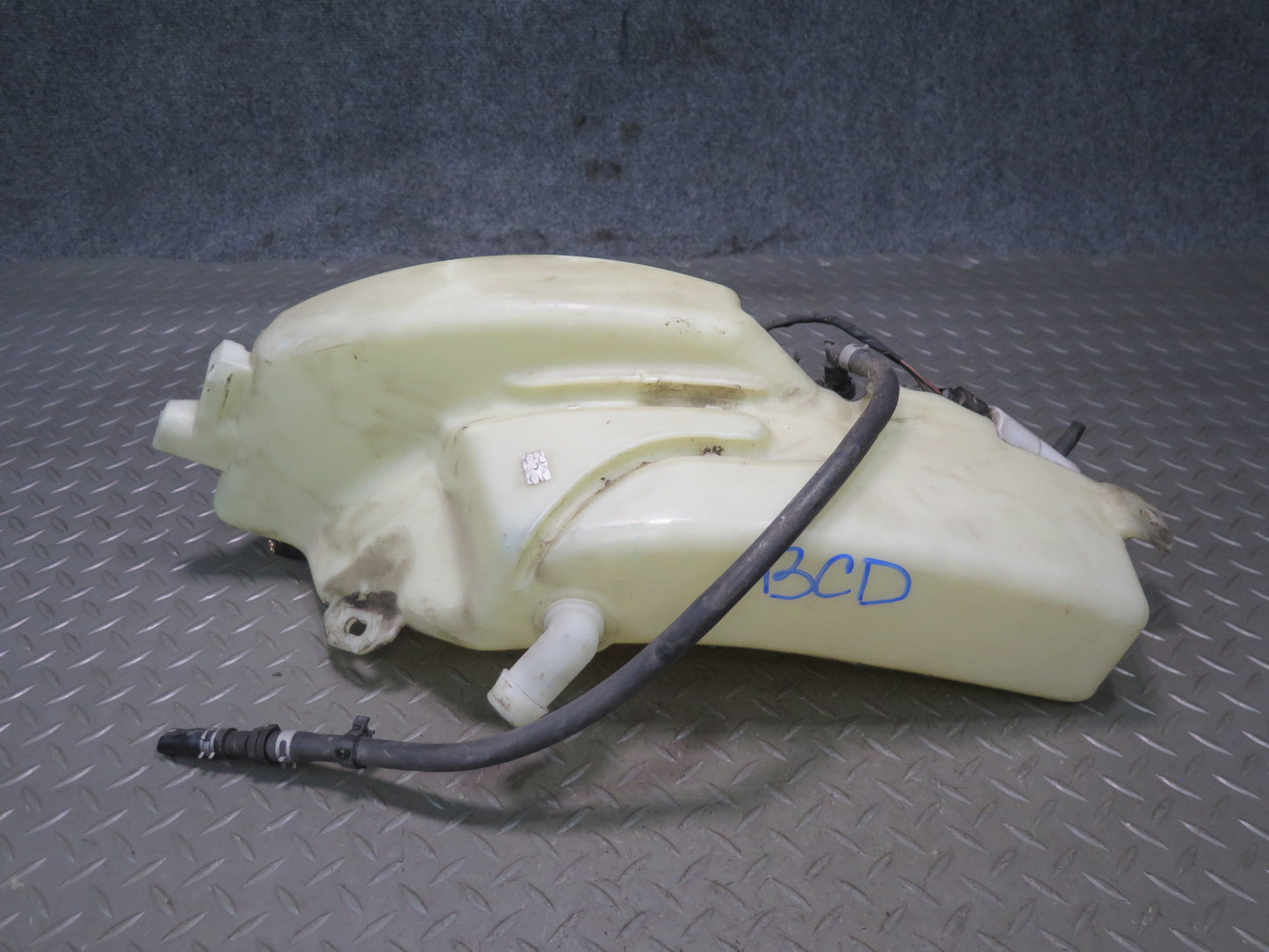 06-12 Bentley Continental Flying Spur Windshield Water Tank Reservoir Assembly