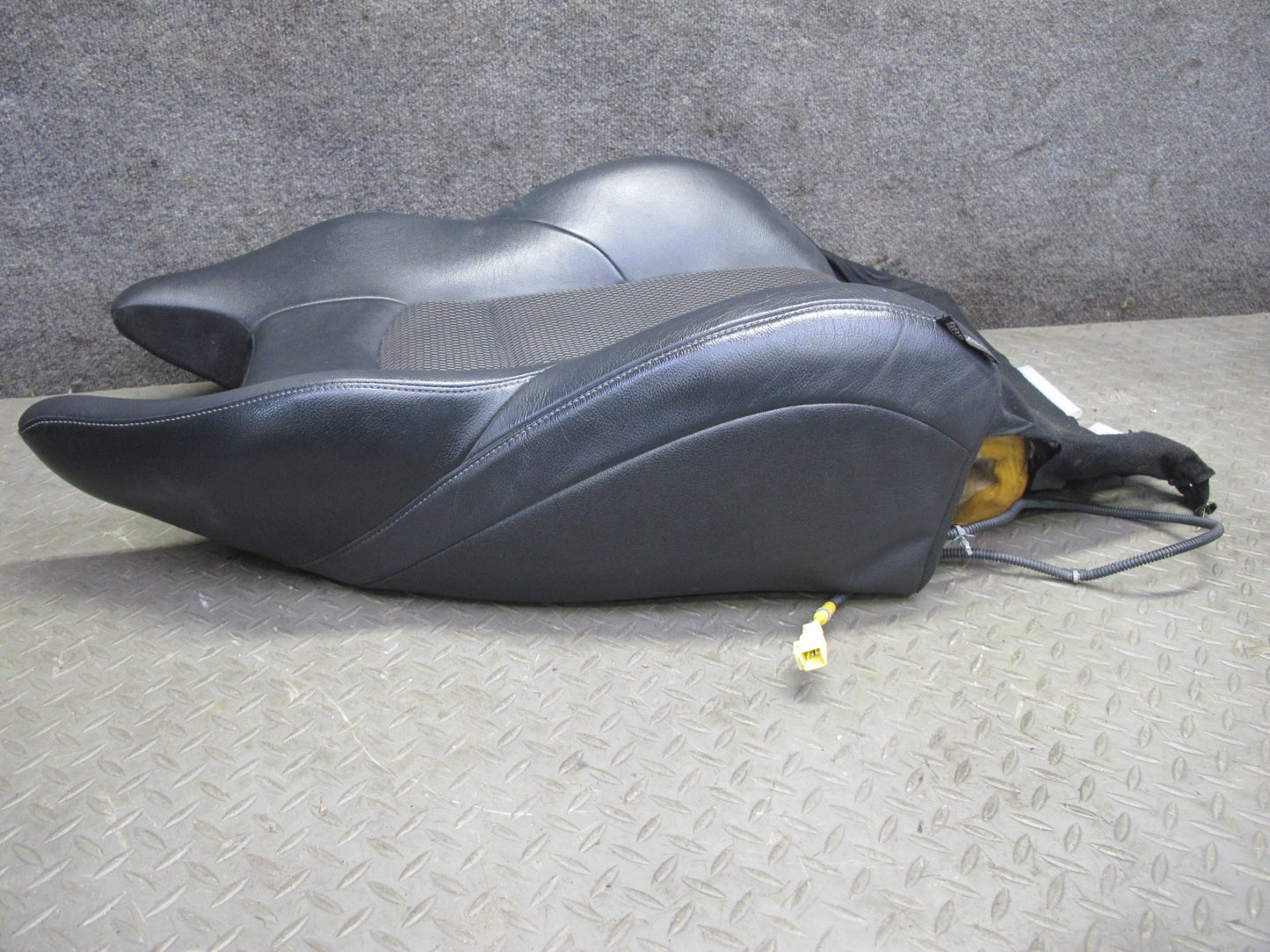 11-19 Nissan Z34 370Z Convertible Right Seat Upper Leather Cushion Backrest OEM