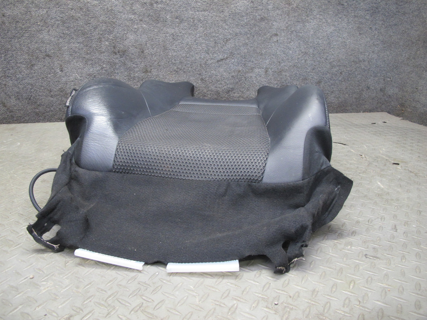 11-19 Nissan Z34 370Z Convertible Right Seat Upper Leather Cushion Backrest OEM