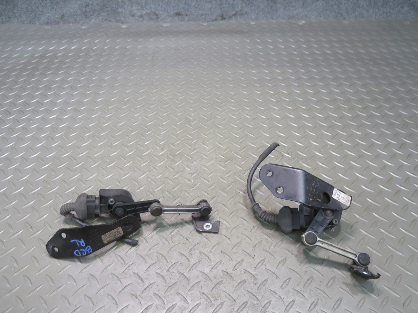 06-12 Bentley Flying Spur Rear Left Right Suspension Level Height Sensor Set