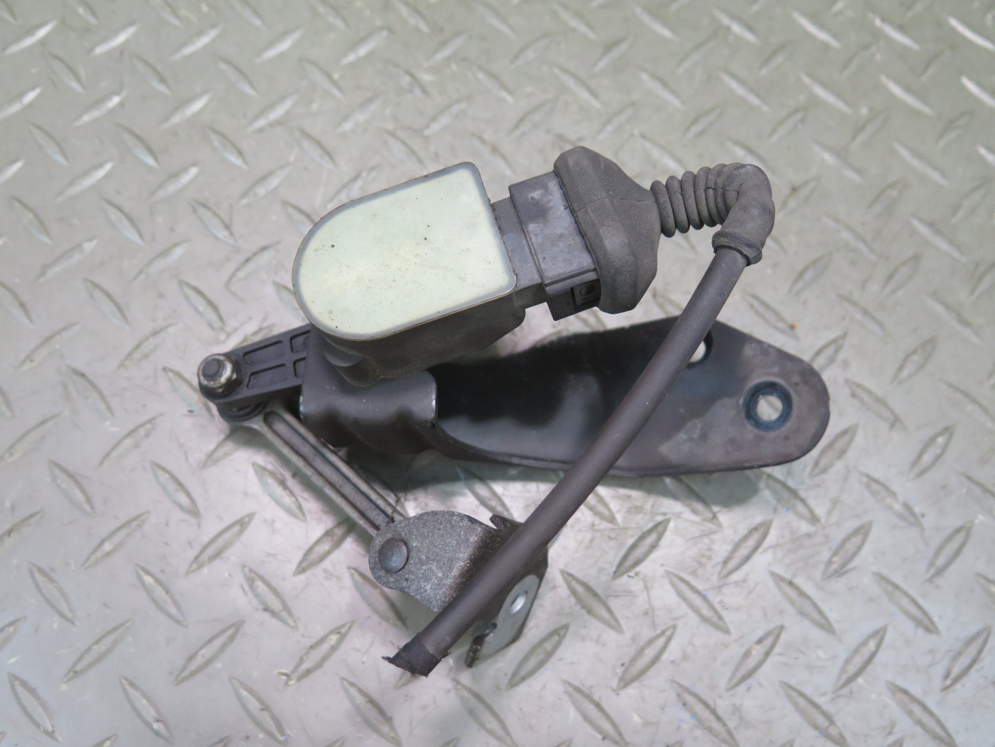 06-12 Bentley Flying Spur Rear Left Right Suspension Level Height Sensor Set