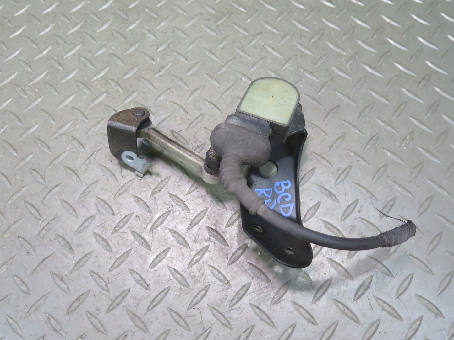 06-12 Bentley Flying Spur Rear Left Right Suspension Level Height Sensor Set