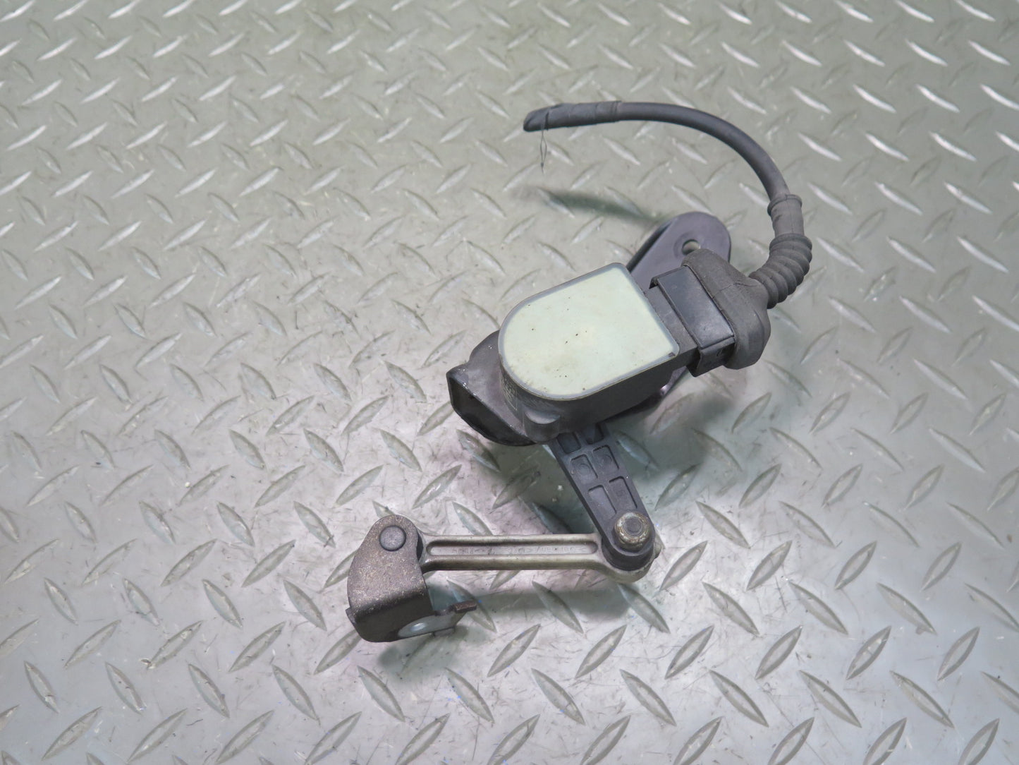 06-12 Bentley Flying Spur Rear Left Right Suspension Level Height Sensor Set