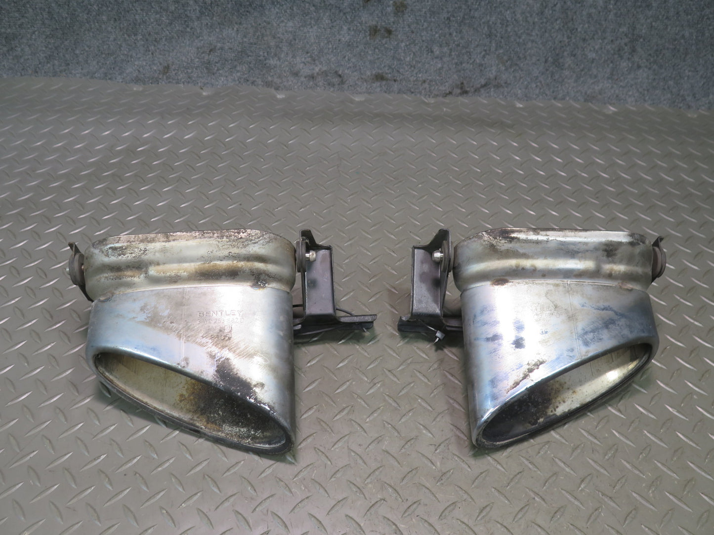 06-12 Bentley Continental Flying Spur Rear Right Left Exhaust Muffler Tips Set