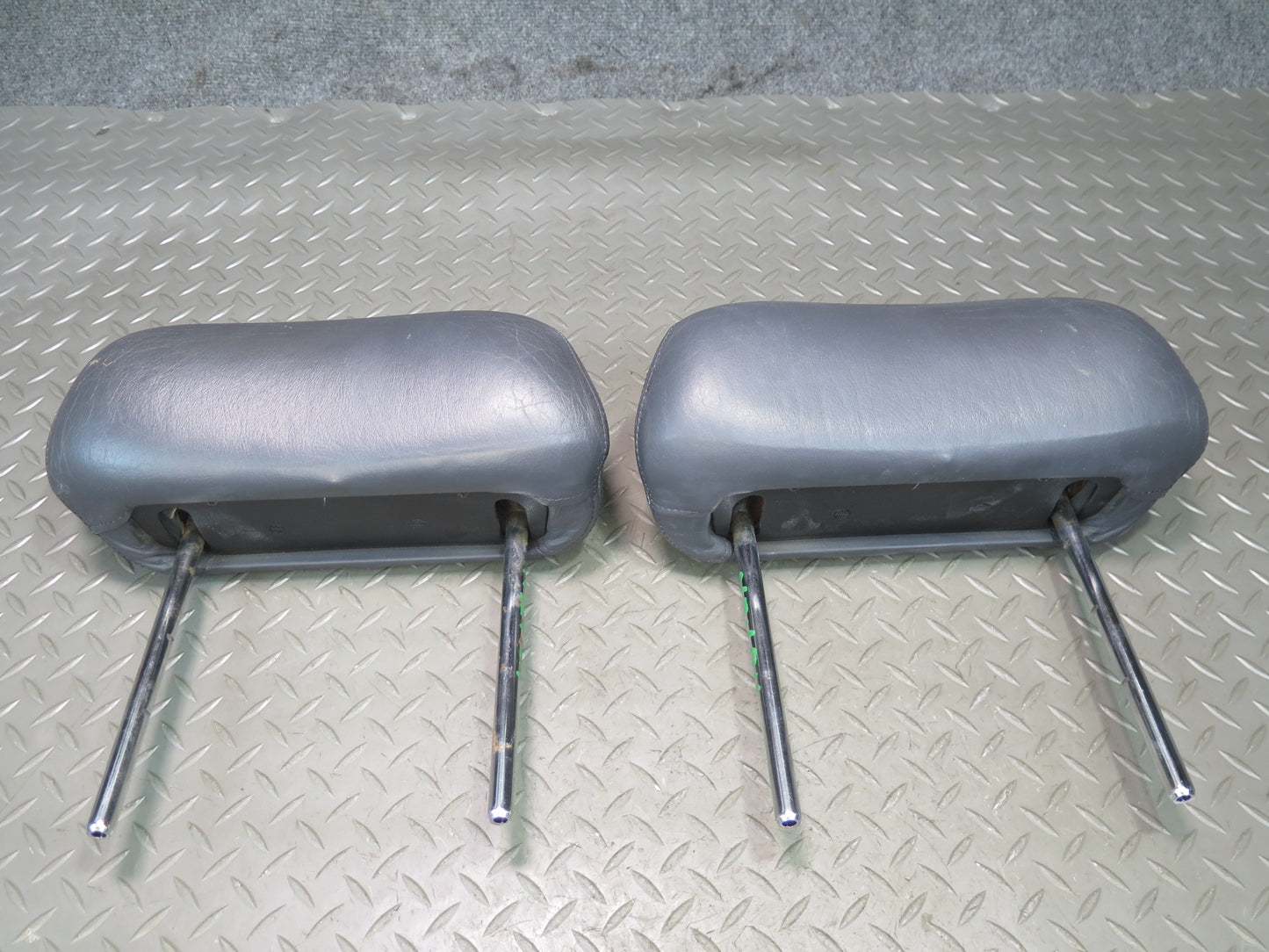 86-89 Nissan Z31 300ZX 2+0 Front Left & Right Leather Headrest Black Set OEM