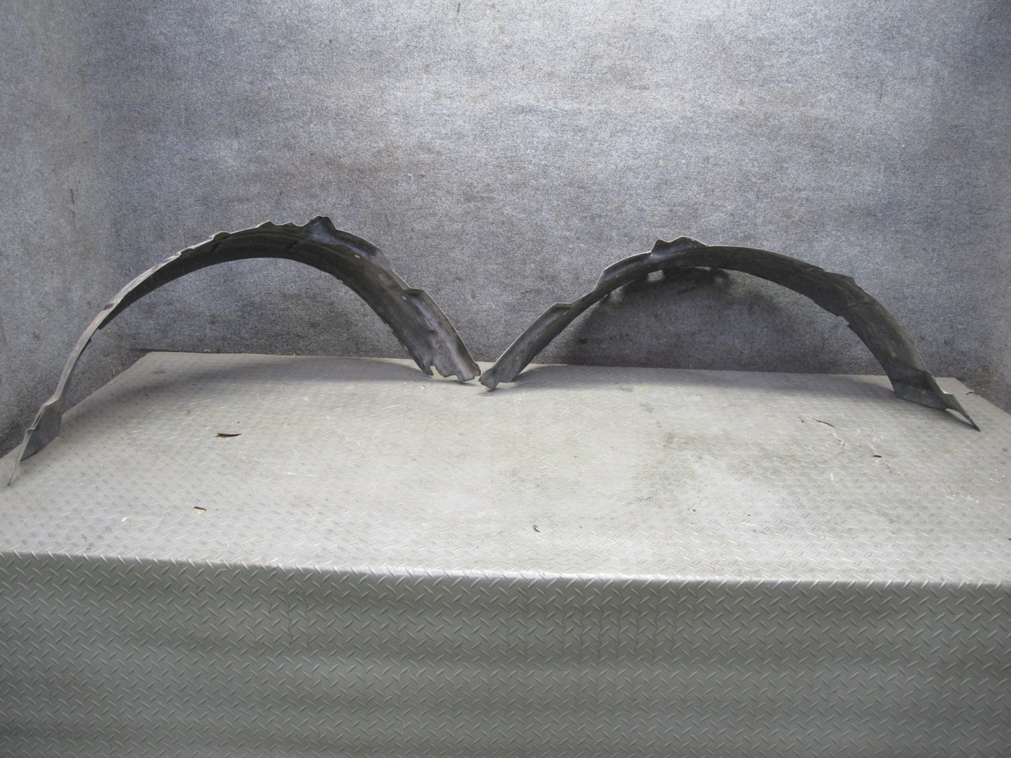 99-01 Isuzu Vehicross Front Left & Right Wheel Arch Liner Splash Guard Set OEM