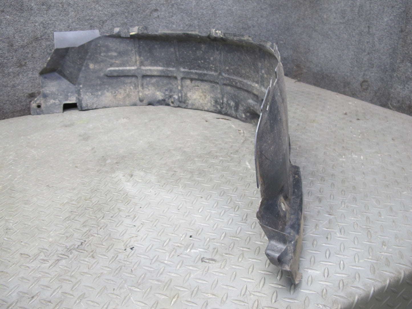 99-01 Isuzu Vehicross Front Left & Right Wheel Arch Liner Splash Guard Set OEM