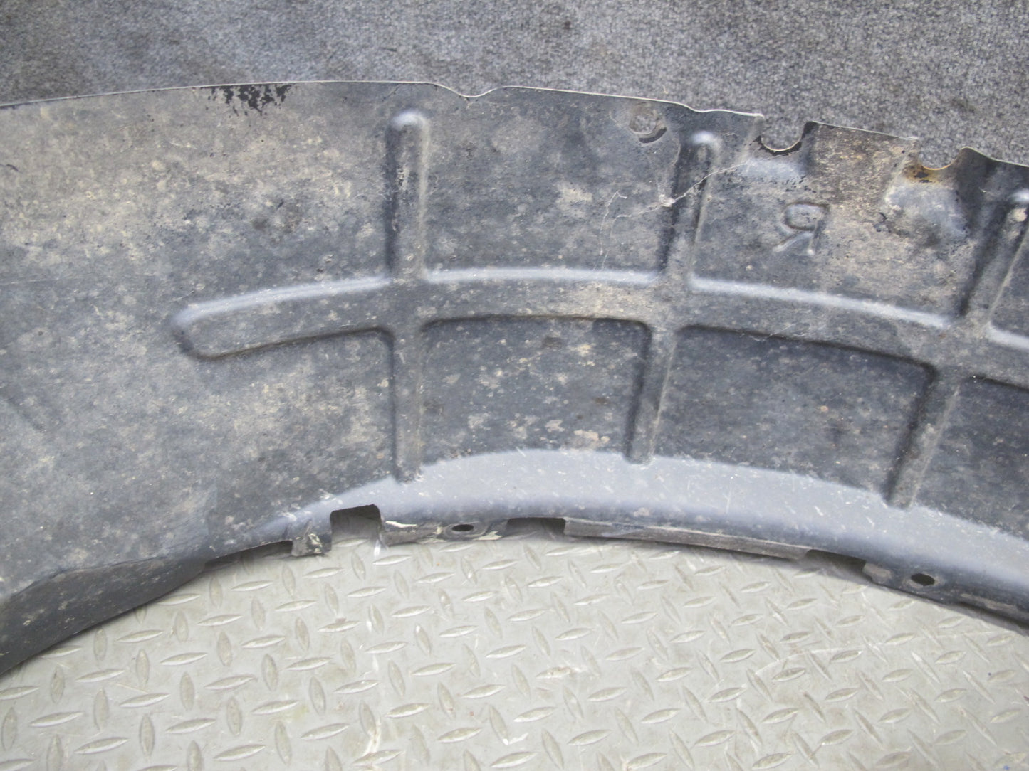 99-01 Isuzu Vehicross Front Left & Right Wheel Arch Liner Splash Guard Set OEM