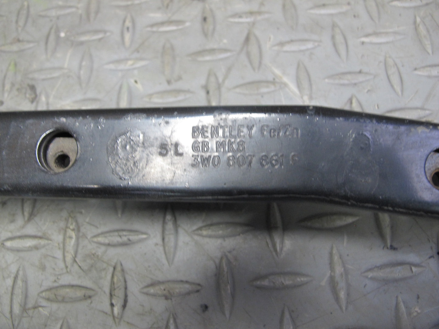 06-12 Bentley Continental Flying Spur Front Bumper Center Support Bracket