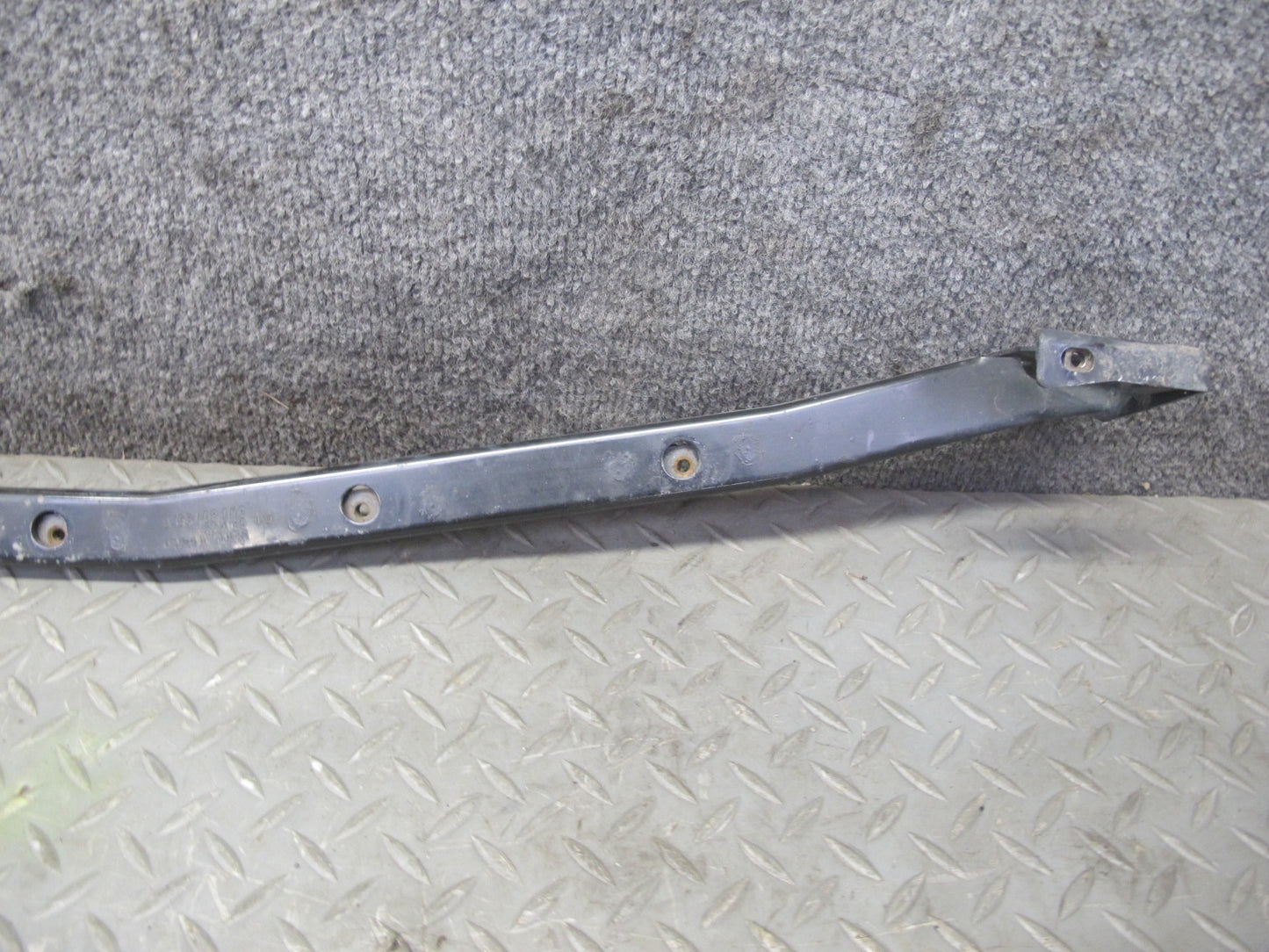 06-12 Bentley Continental Flying Spur Front Bumper Center Support Bracket