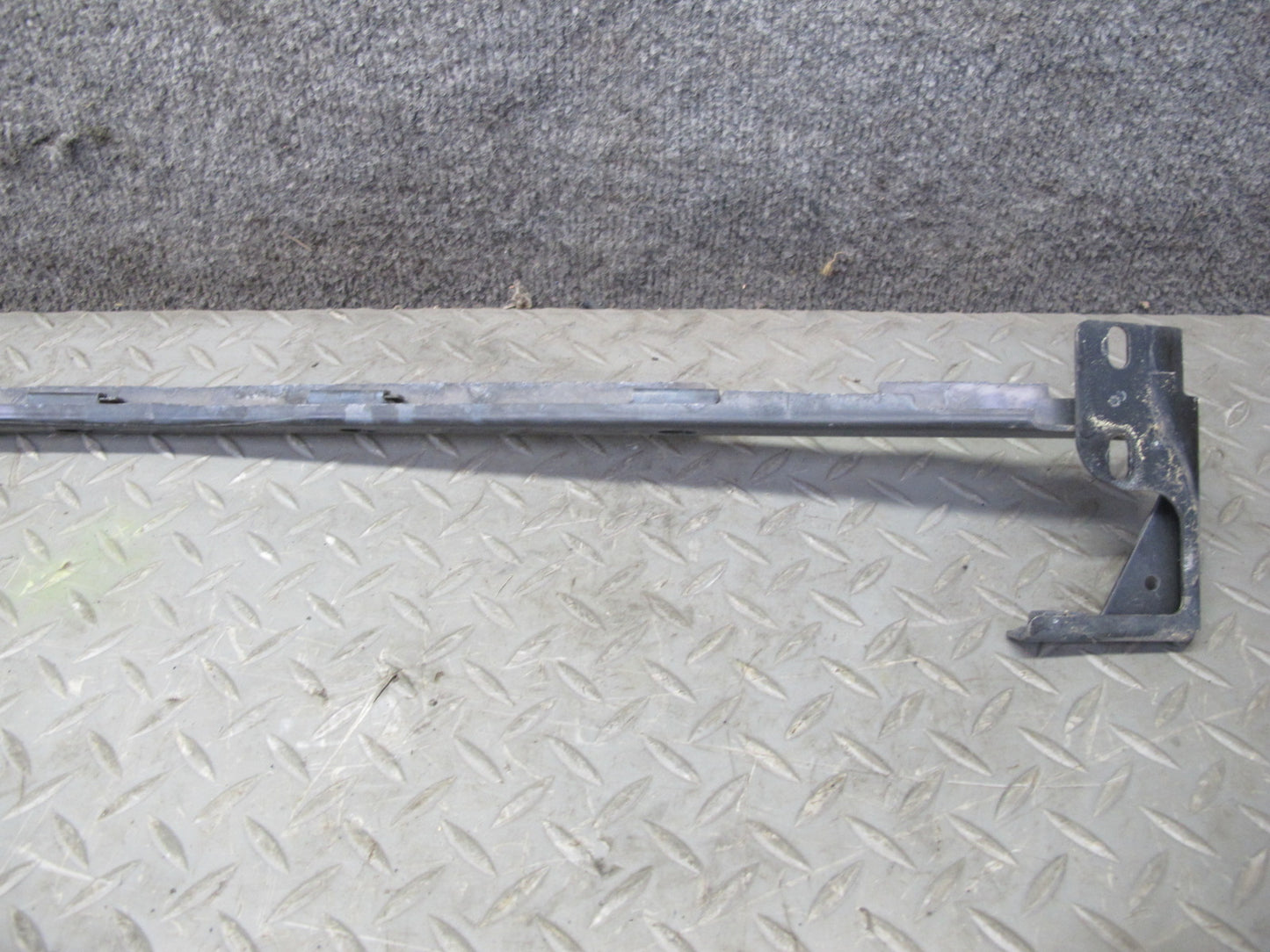 06-12 Bentley Continental Flying Spur Front Bumper Center Support Bracket