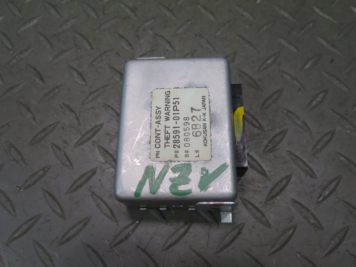84-86 Nissan Z31 300ZX Theft Warning Control Module 28591-01P51 OEM