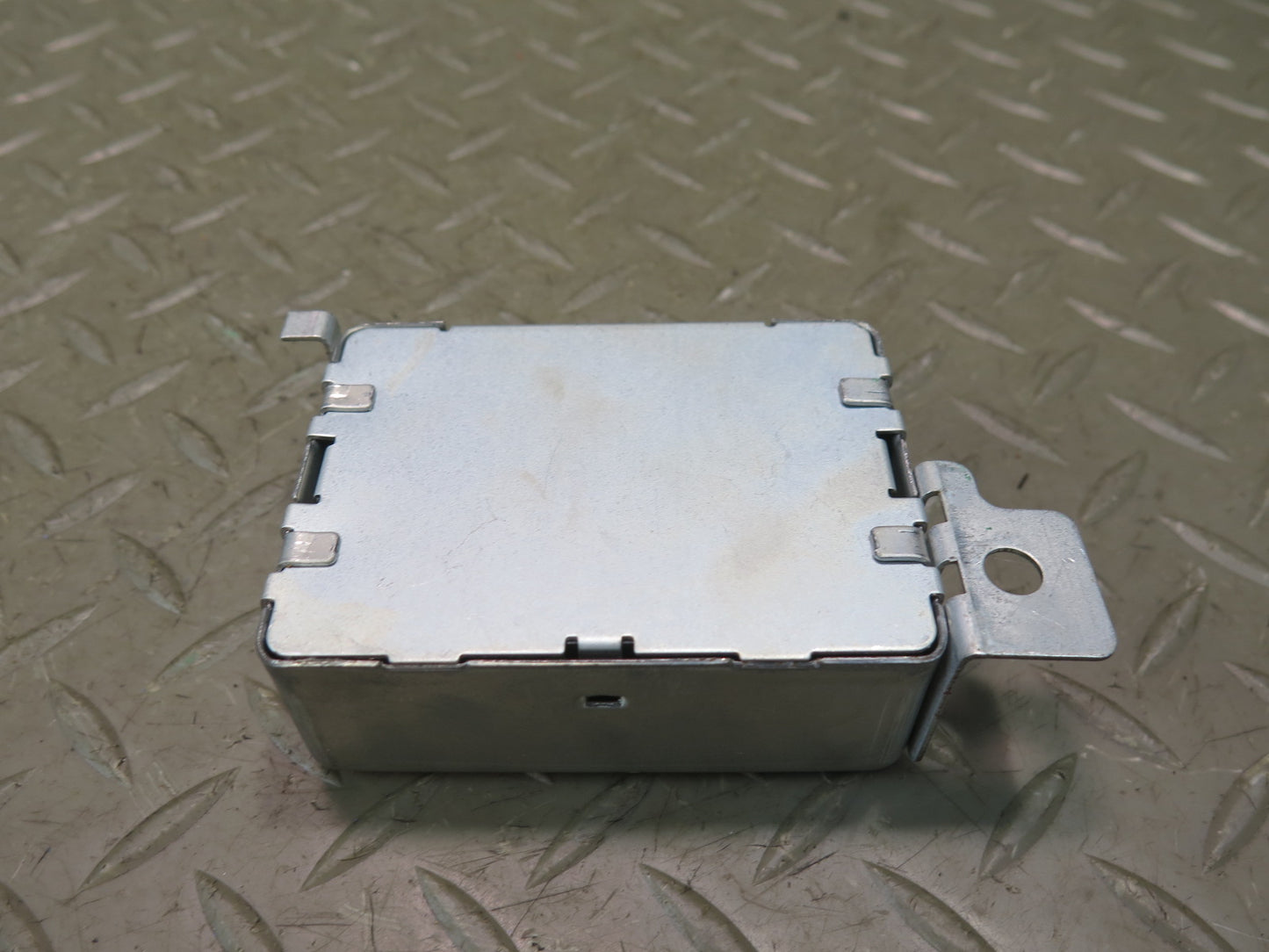 84-86 Nissan Z31 300ZX Theft Warning Control Module 28591-01P51 OEM