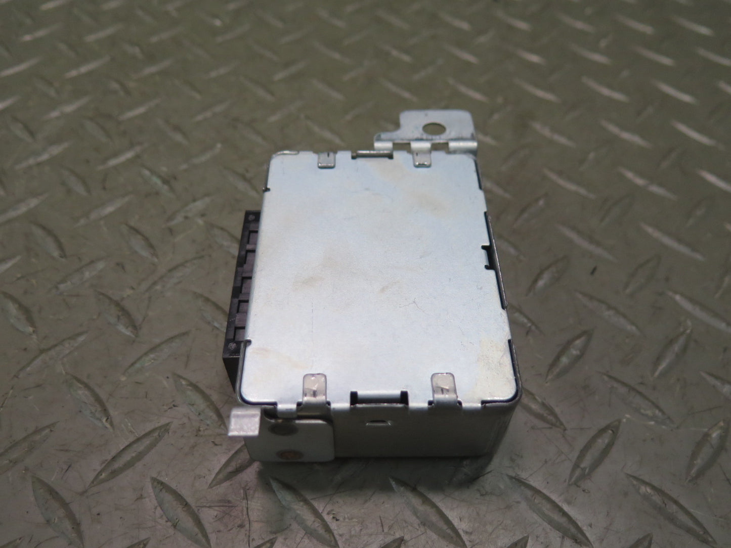 84-86 Nissan Z31 300ZX Theft Warning Control Module 28591-01P51 OEM