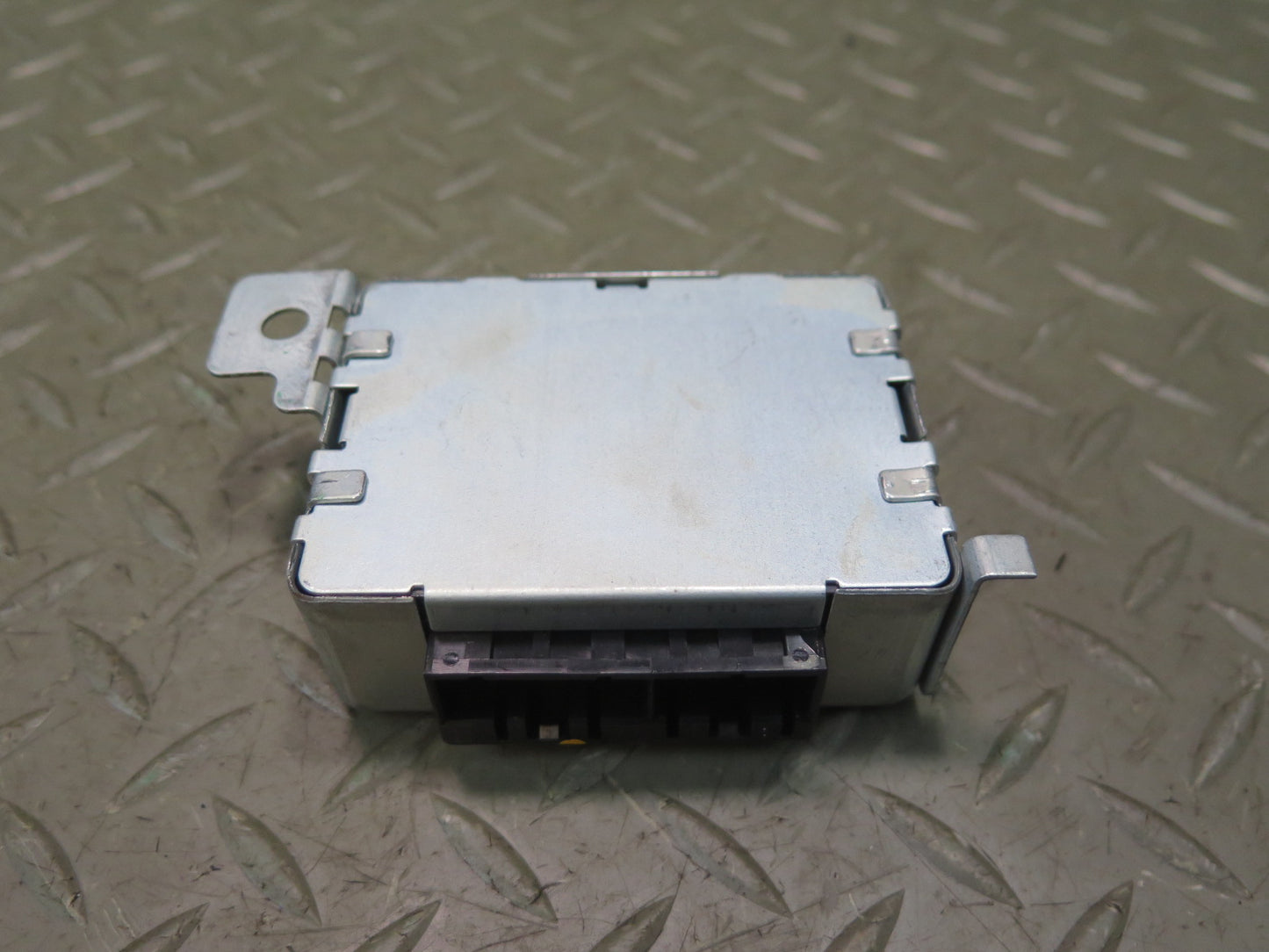 84-86 Nissan Z31 300ZX Theft Warning Control Module 28591-01P51 OEM