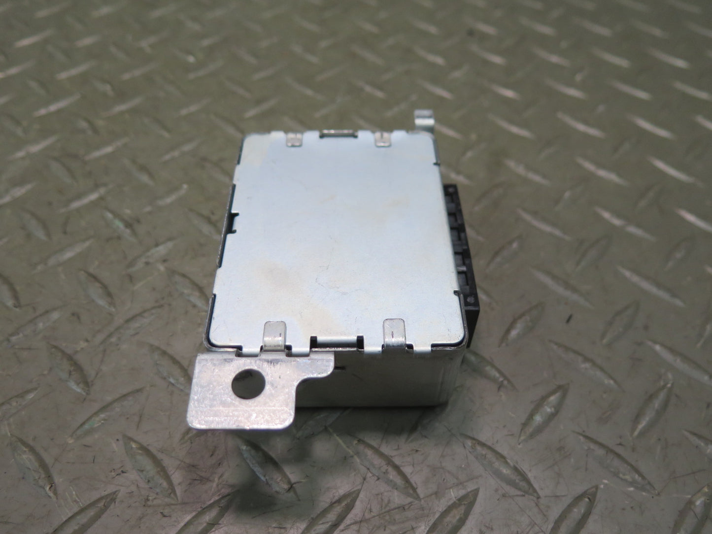 84-86 Nissan Z31 300ZX Theft Warning Control Module 28591-01P51 OEM