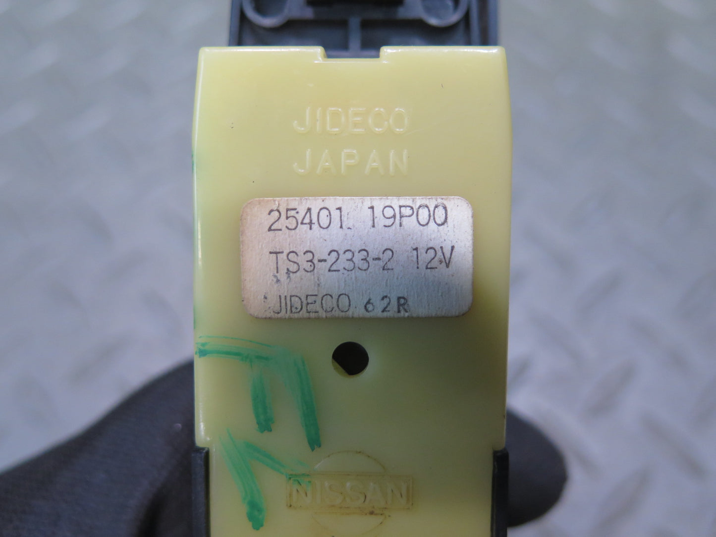 84-86 Nissan Z31 300ZX 2+0 Left Door Master Power Window Switch 25401-19P00 OEM