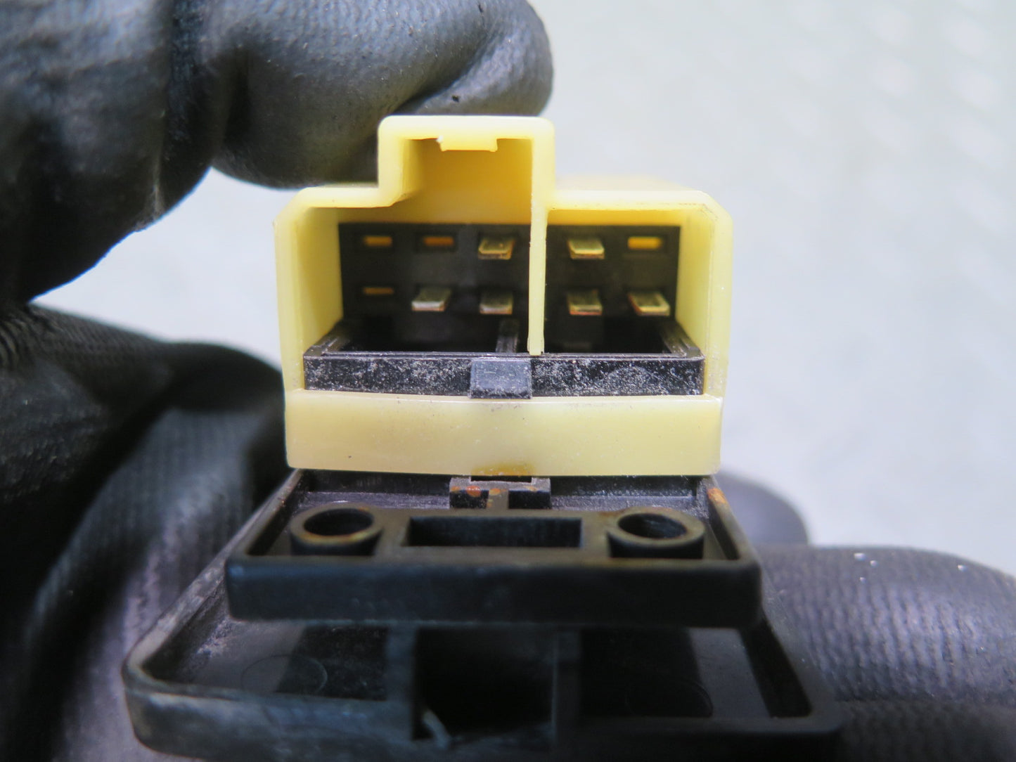 84-86 Nissan Z31 300ZX 2+0 Left Door Master Power Window Switch 25401-19P00 OEM