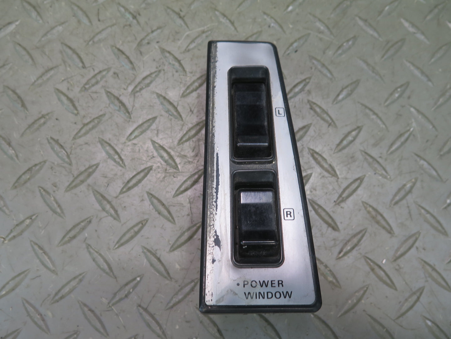 84-86 Nissan Z31 300ZX 2+0 Left Door Master Power Window Switch 25401-19P00 OEM