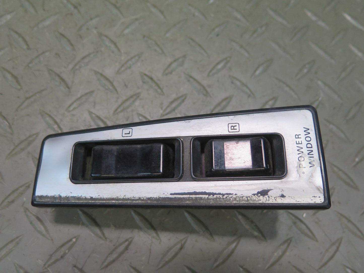 84-86 Nissan Z31 300ZX 2+0 Left Door Master Power Window Switch 25401-19P00 OEM