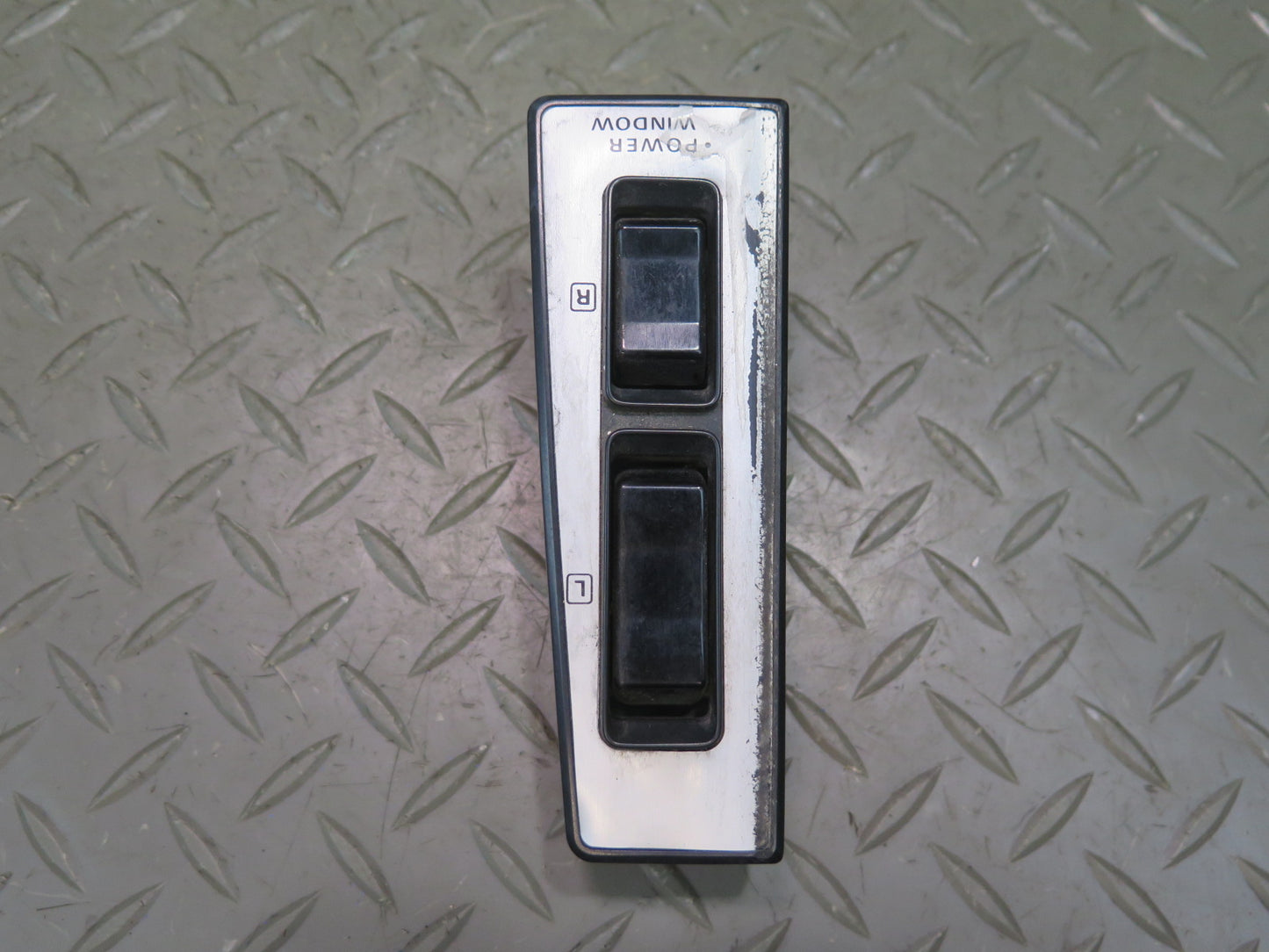 84-86 Nissan Z31 300ZX 2+0 Left Door Master Power Window Switch 25401-19P00 OEM