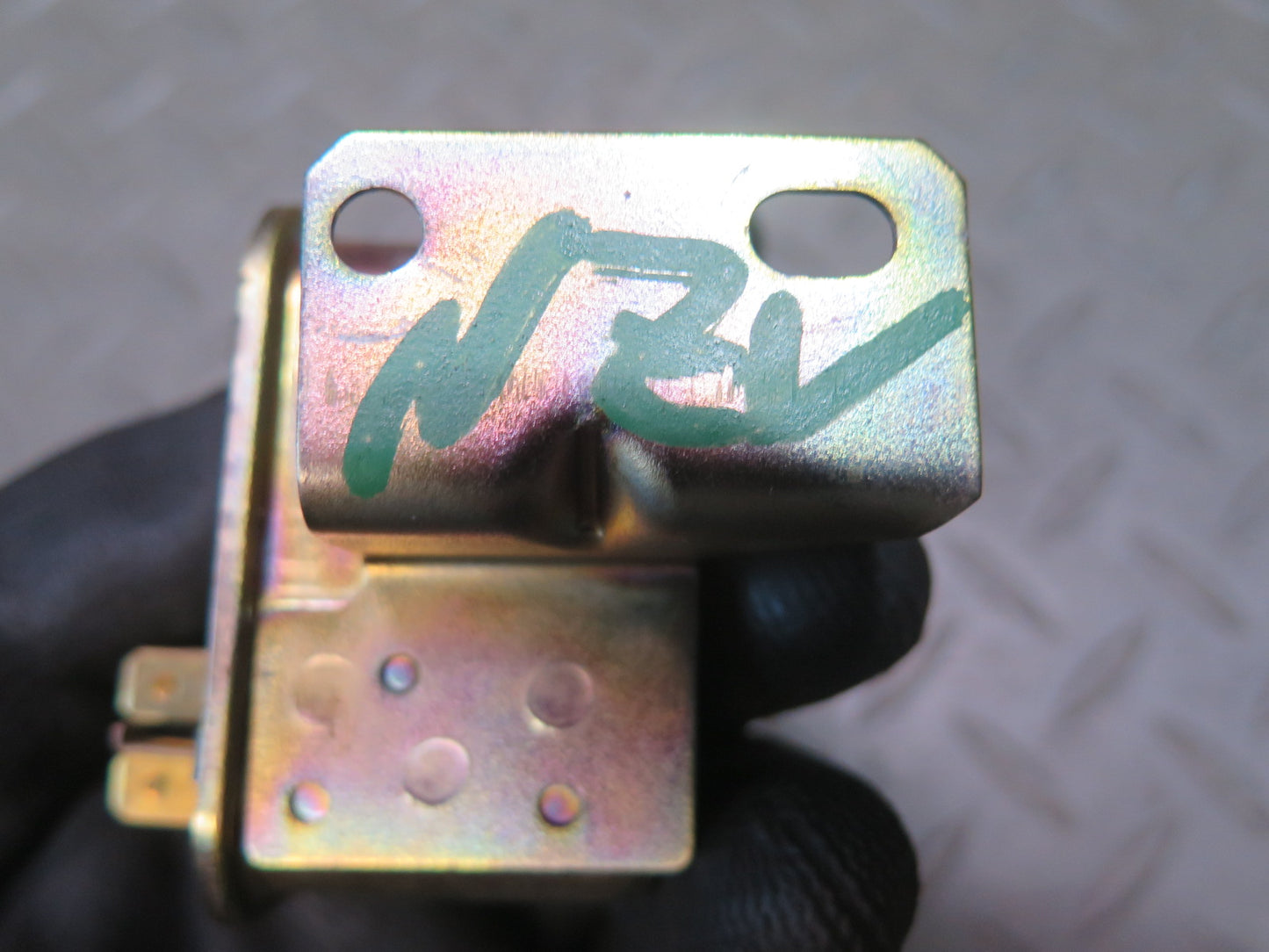 84-89 Nissan Z31 300ZX Hold Relay Module 25230-01P00 OEM