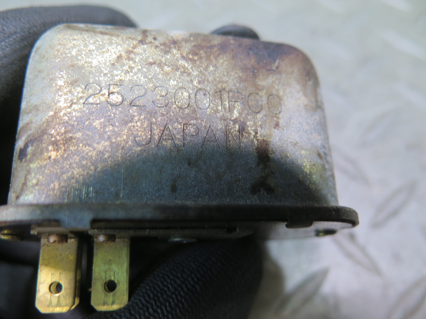 84-89 Nissan Z31 300ZX Hold Relay Module 25230-01P00 OEM