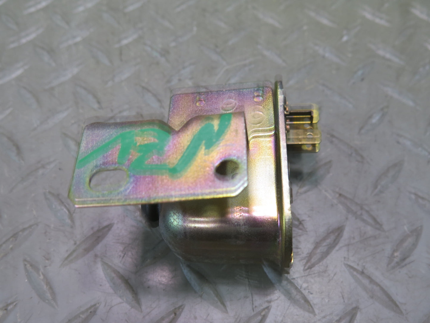 84-89 Nissan Z31 300ZX Hold Relay Module 25230-01P00 OEM