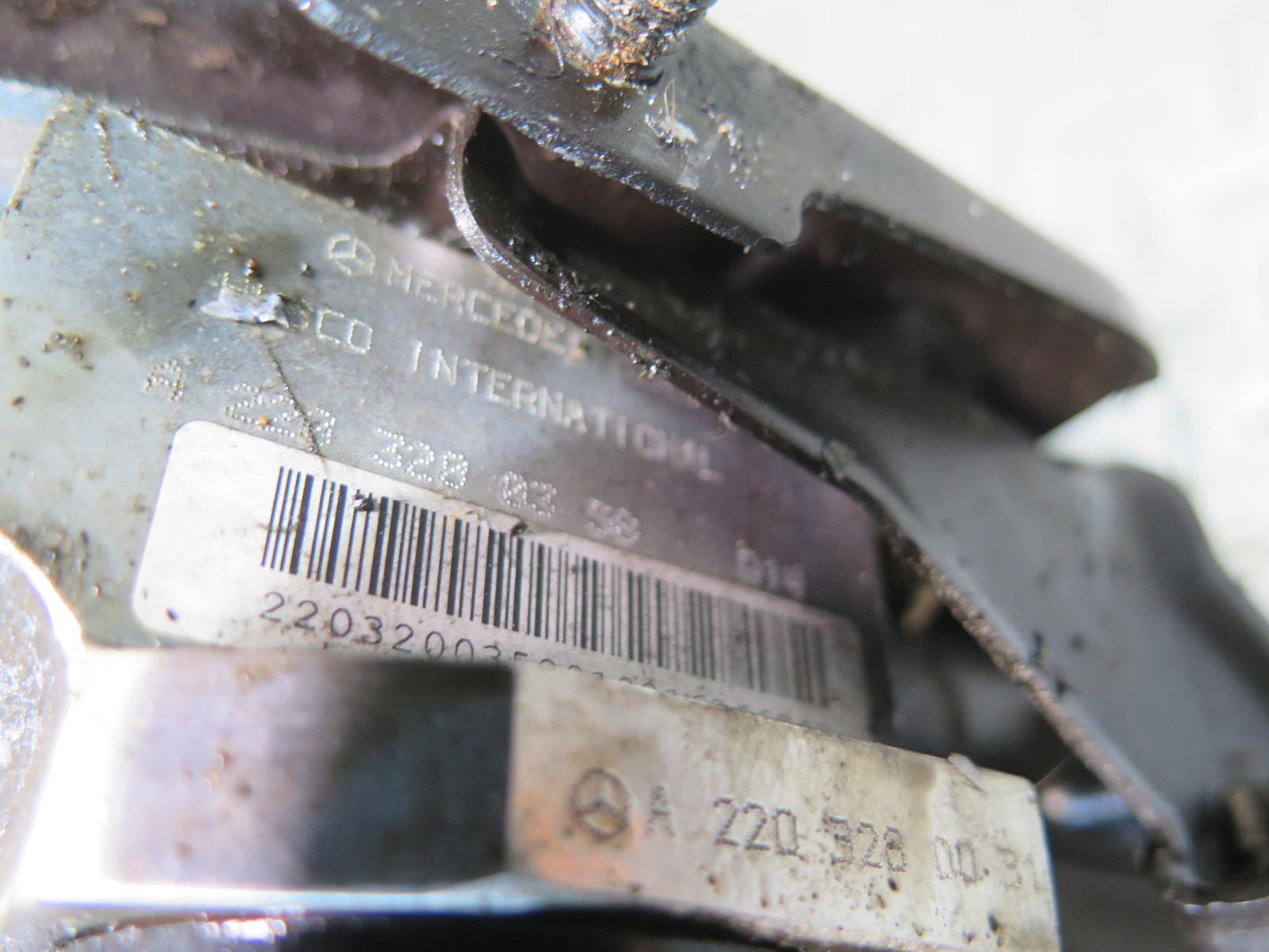 03-06 Mercedes R230 SL500 Front ABC Hydraulic Suspension Valve Block Pump OEM