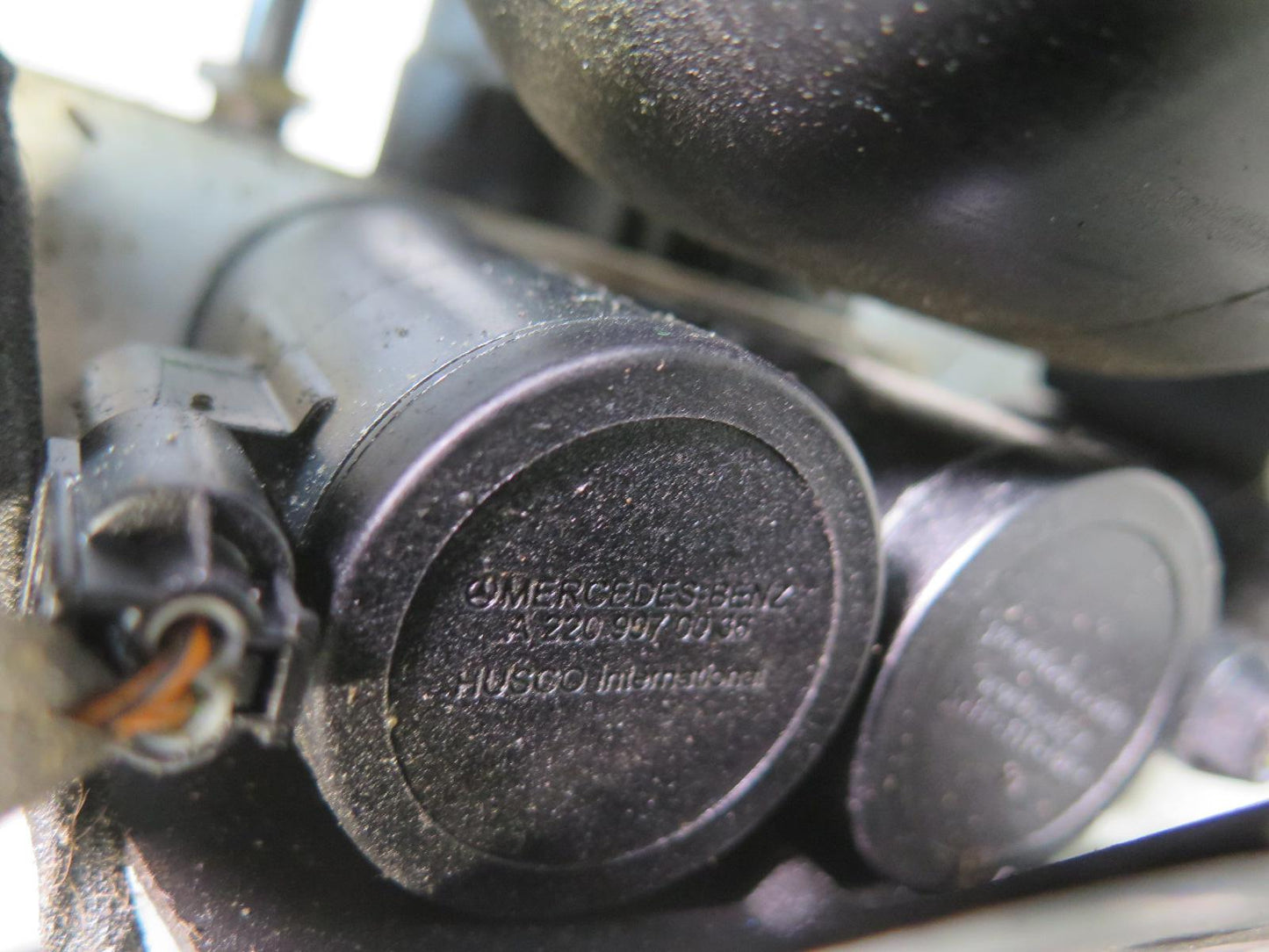 03-06 Mercedes R230 SL500 Front ABC Hydraulic Suspension Valve Block Pump OEM