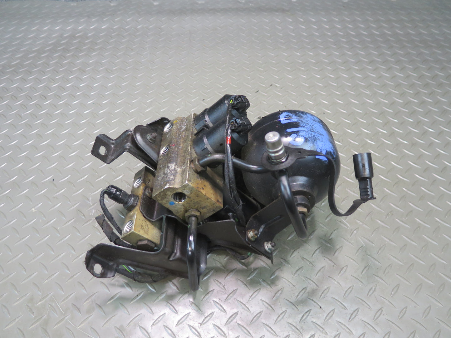 03-06 Mercedes R230 SL500 Front ABC Hydraulic Suspension Valve Block Pump OEM