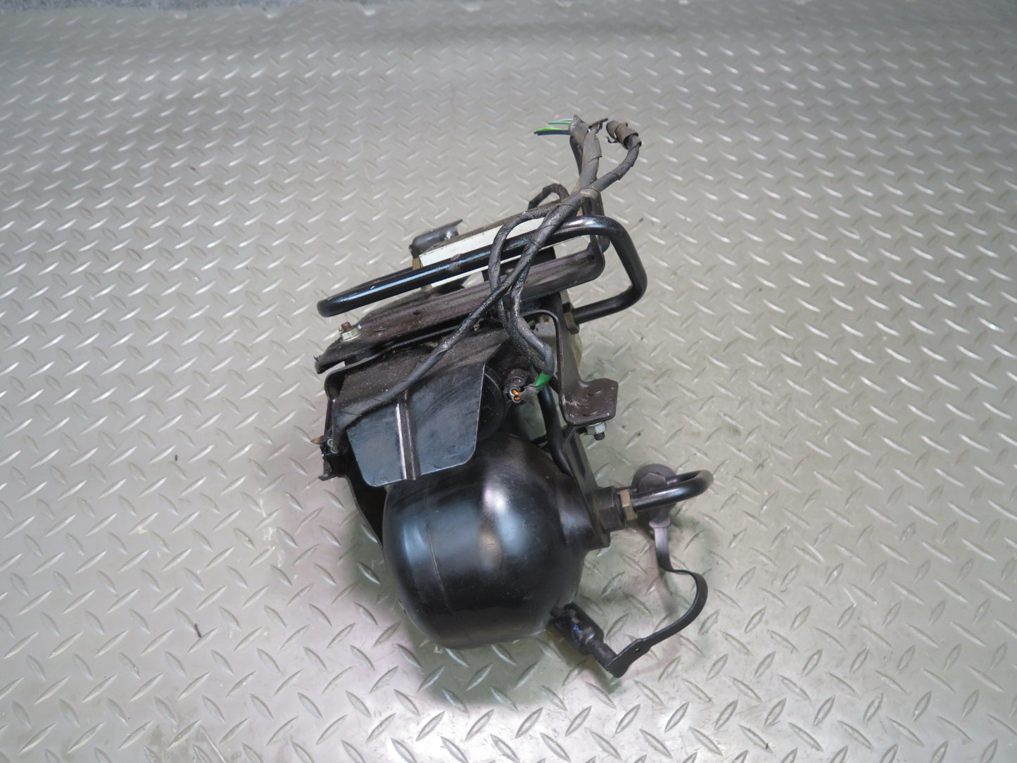 03-06 Mercedes R230 SL500 Front ABC Hydraulic Suspension Valve Block Pump OEM