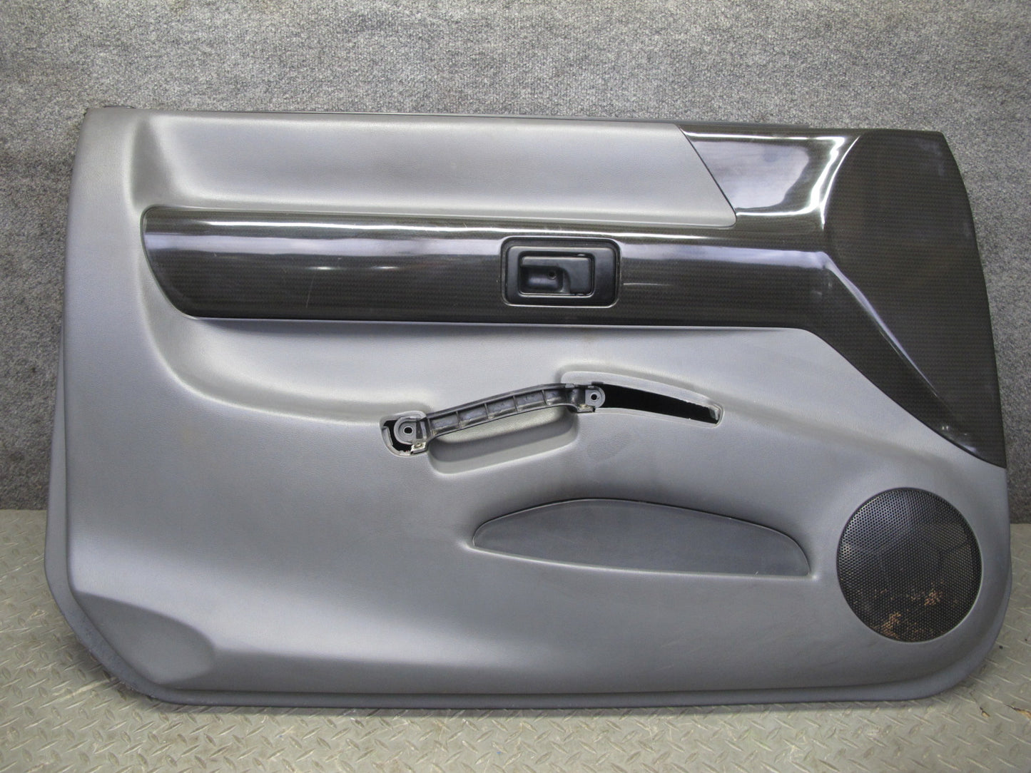 99-01 Isuzu Vehicross Set of 2 Left & Right Interior Door Panel Black Gray OEM