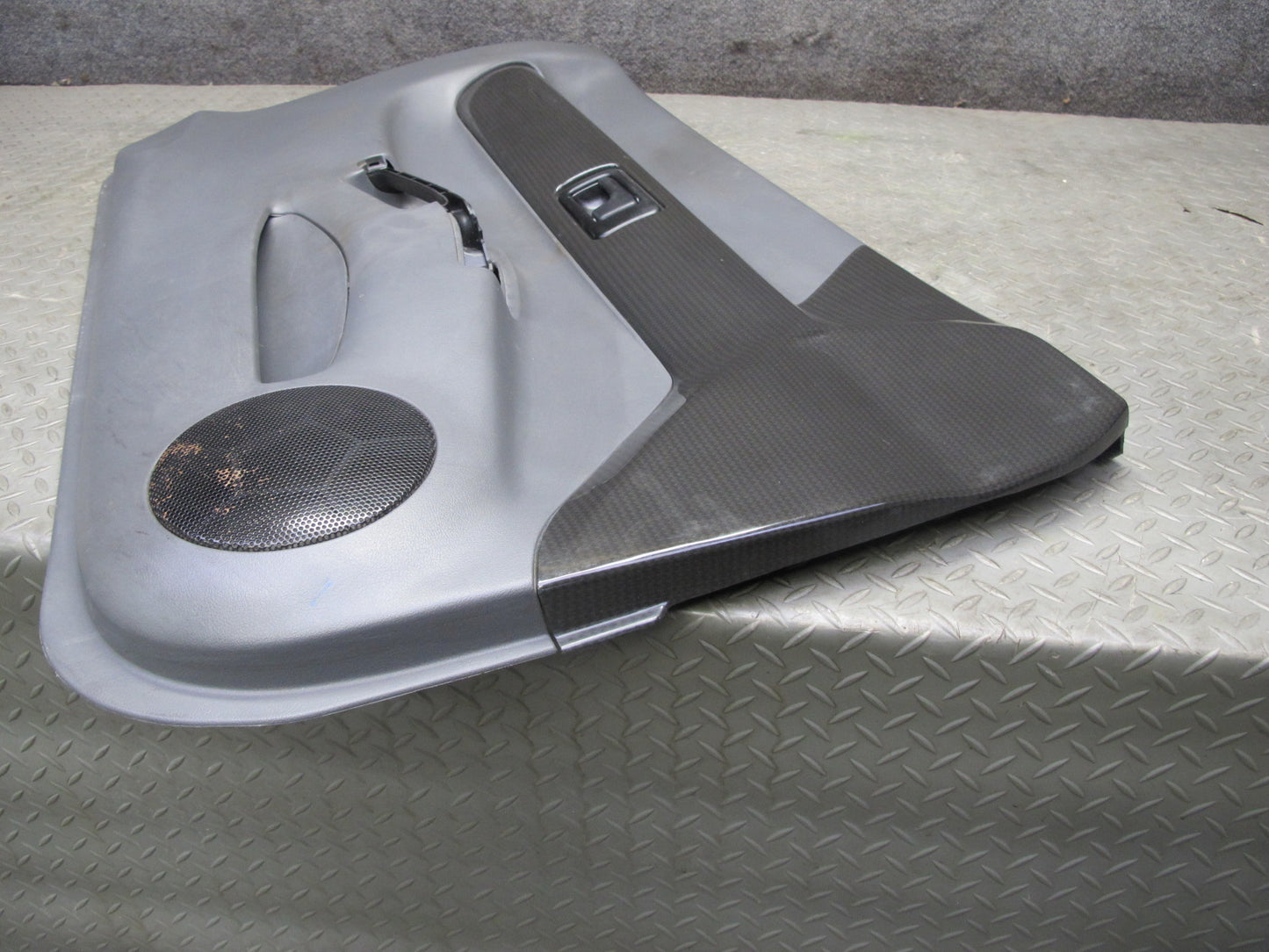 99-01 Isuzu Vehicross Set of 2 Left & Right Interior Door Panel Black Gray OEM