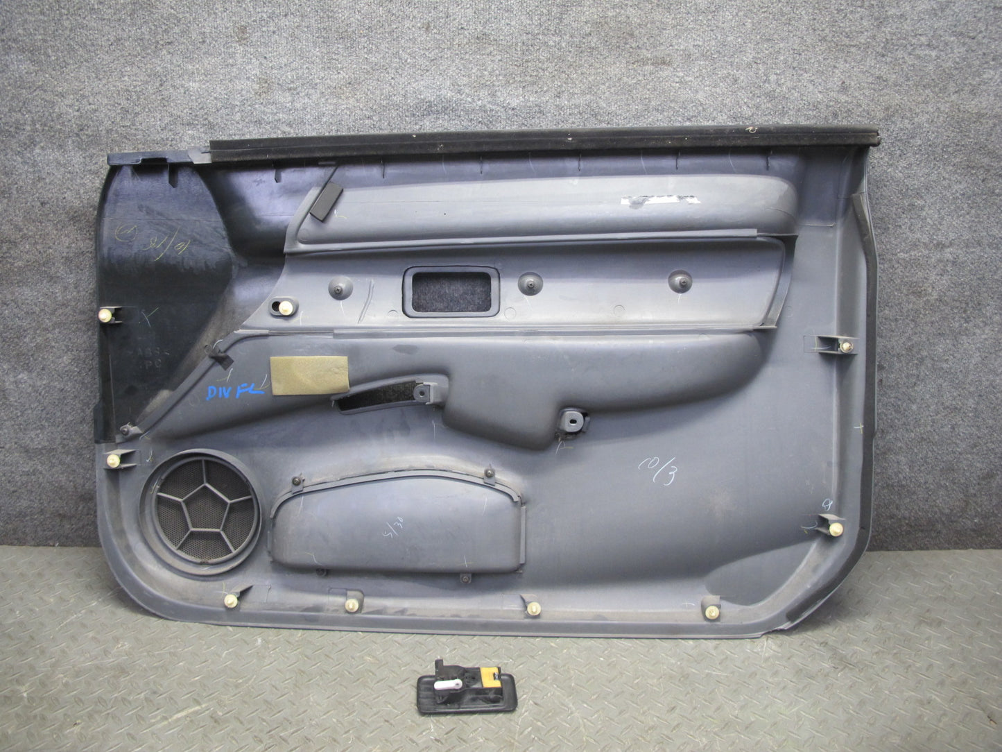 99-01 Isuzu Vehicross Set of 2 Left & Right Interior Door Panel Black Gray OEM