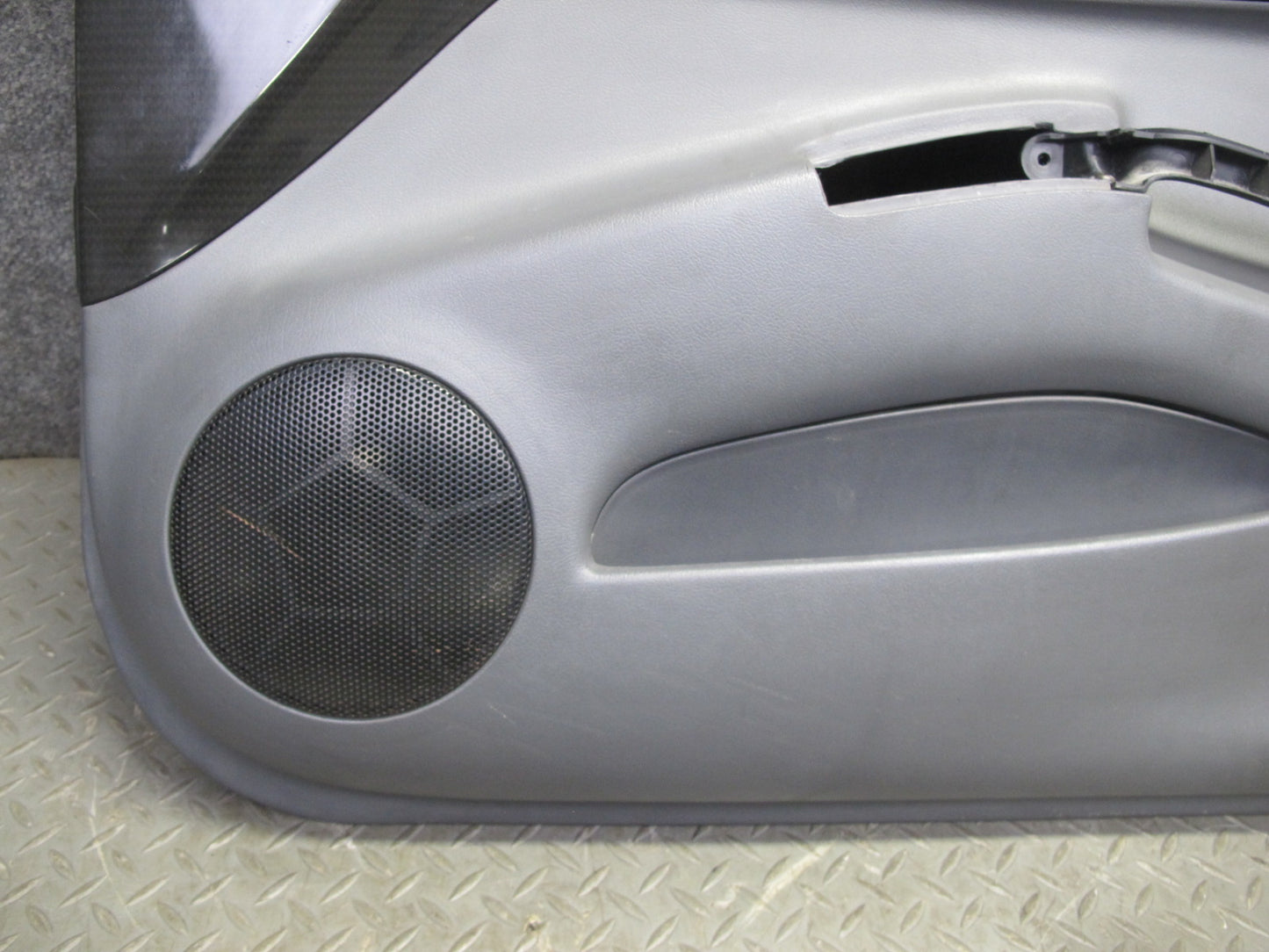 99-01 Isuzu Vehicross Set of 2 Left & Right Interior Door Panel Black Gray OEM