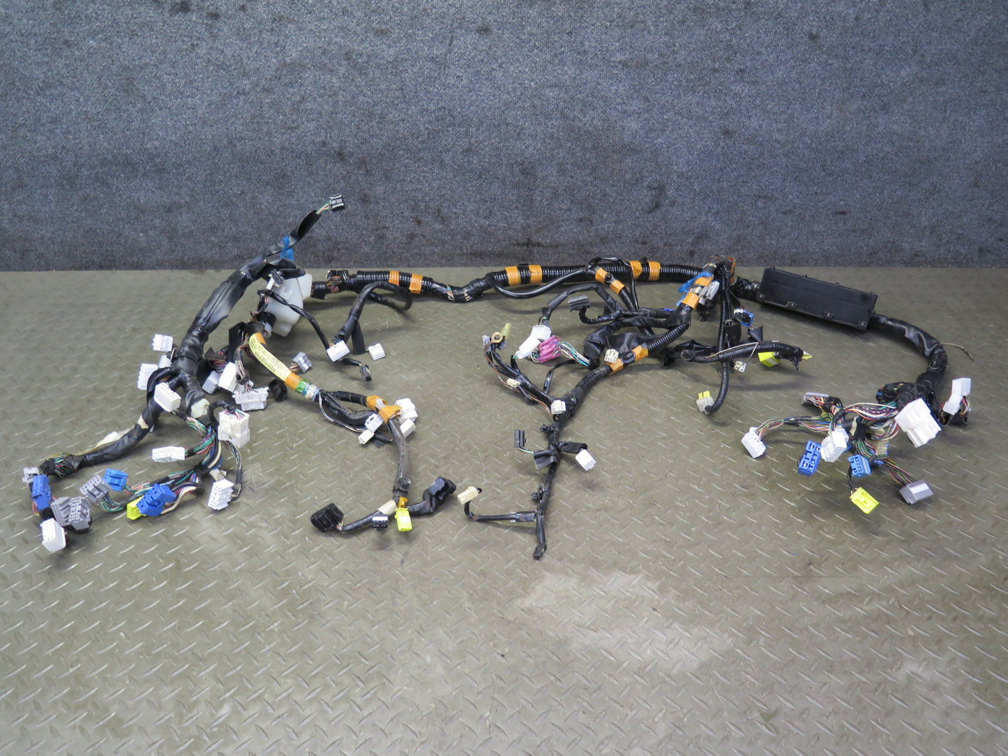 02-04 Lexus JCE10L IS300 A/T Dash Instrument Panel Wire Wiring Harness OEM