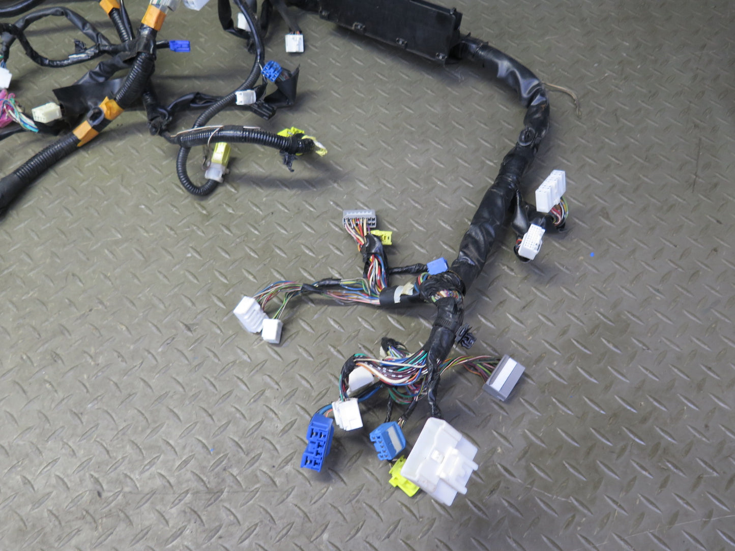 02-04 Lexus JCE10L IS300 A/T Dash Instrument Panel Wire Wiring Harness OEM