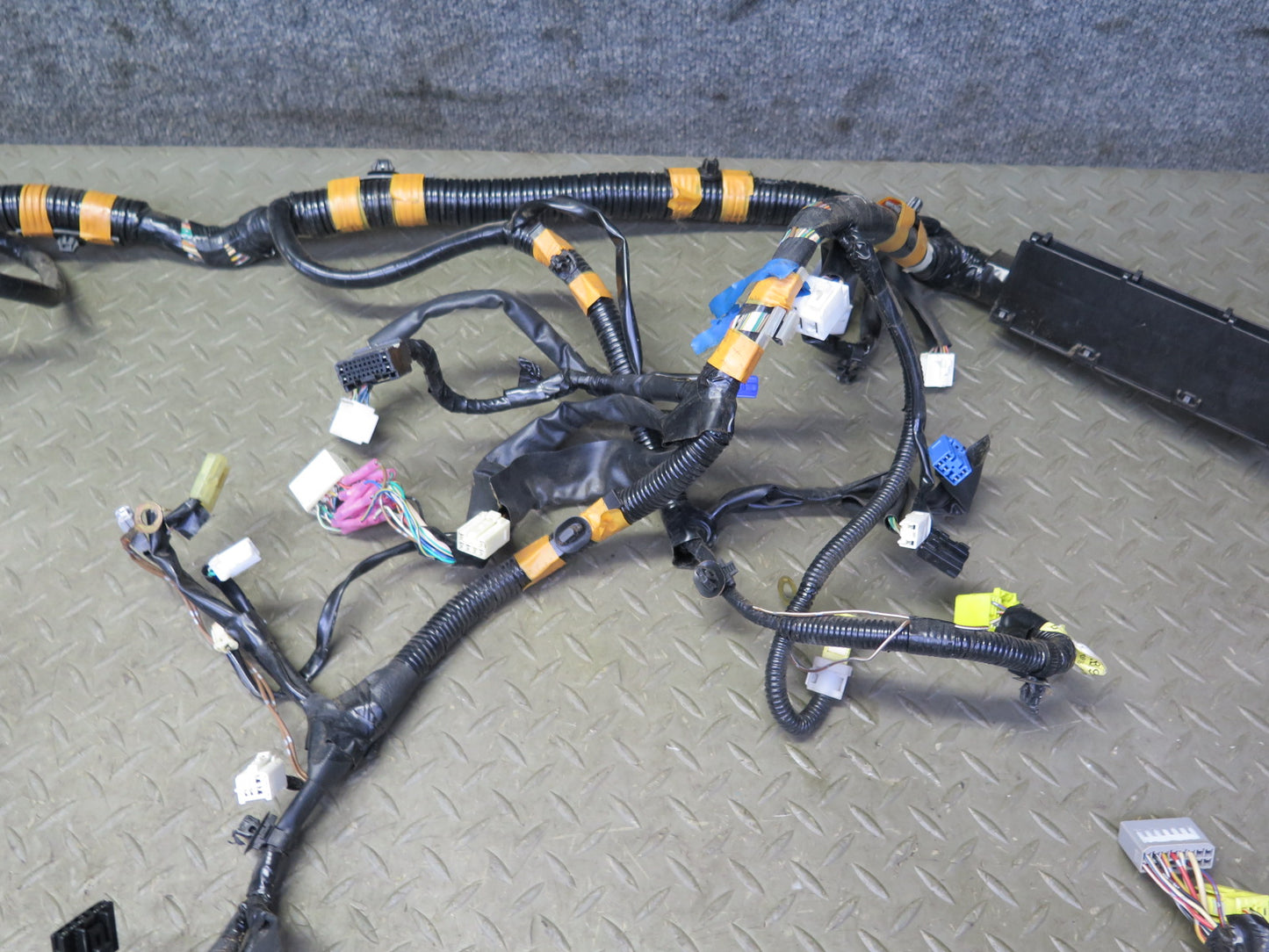 02-04 Lexus JCE10L IS300 A/T Dash Instrument Panel Wire Wiring Harness OEM