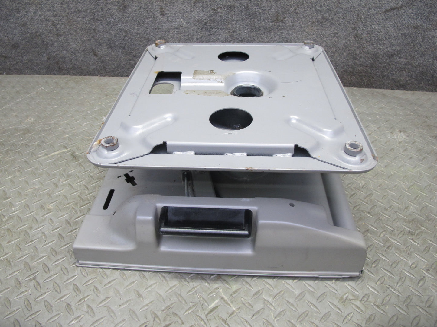 01-03 VW Eurovan T4 Camper Front Left Driver Swivel Seat Console Base OEM