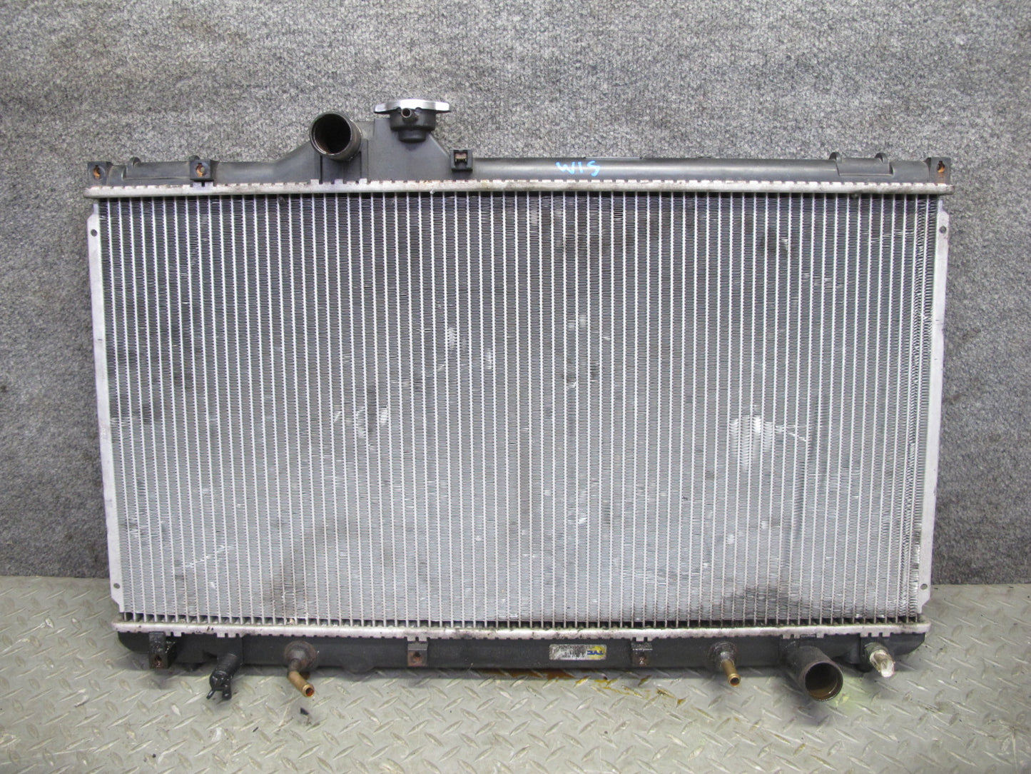 01-05 Lexus JCE10L IS300 Aftermarket Engine Cooling Radiator